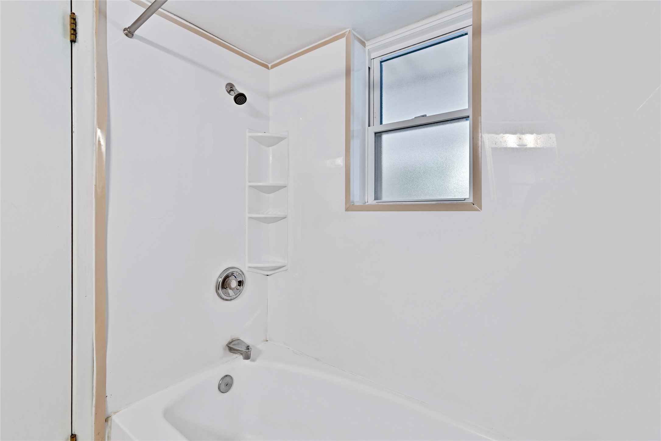 114 W Woodbury Drive