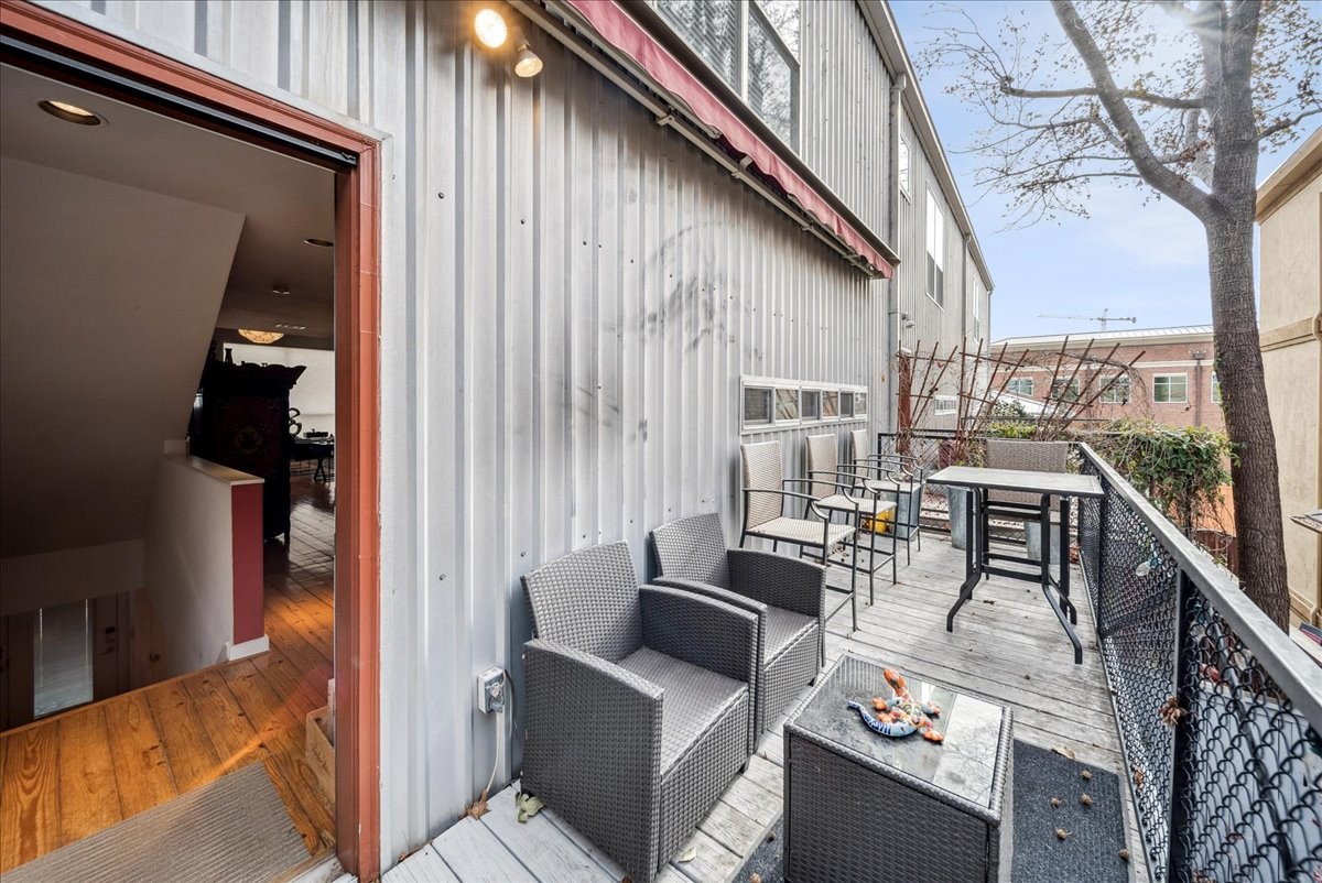 2706 Shelby Avenue