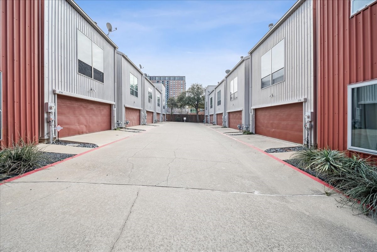 2706 Shelby Avenue