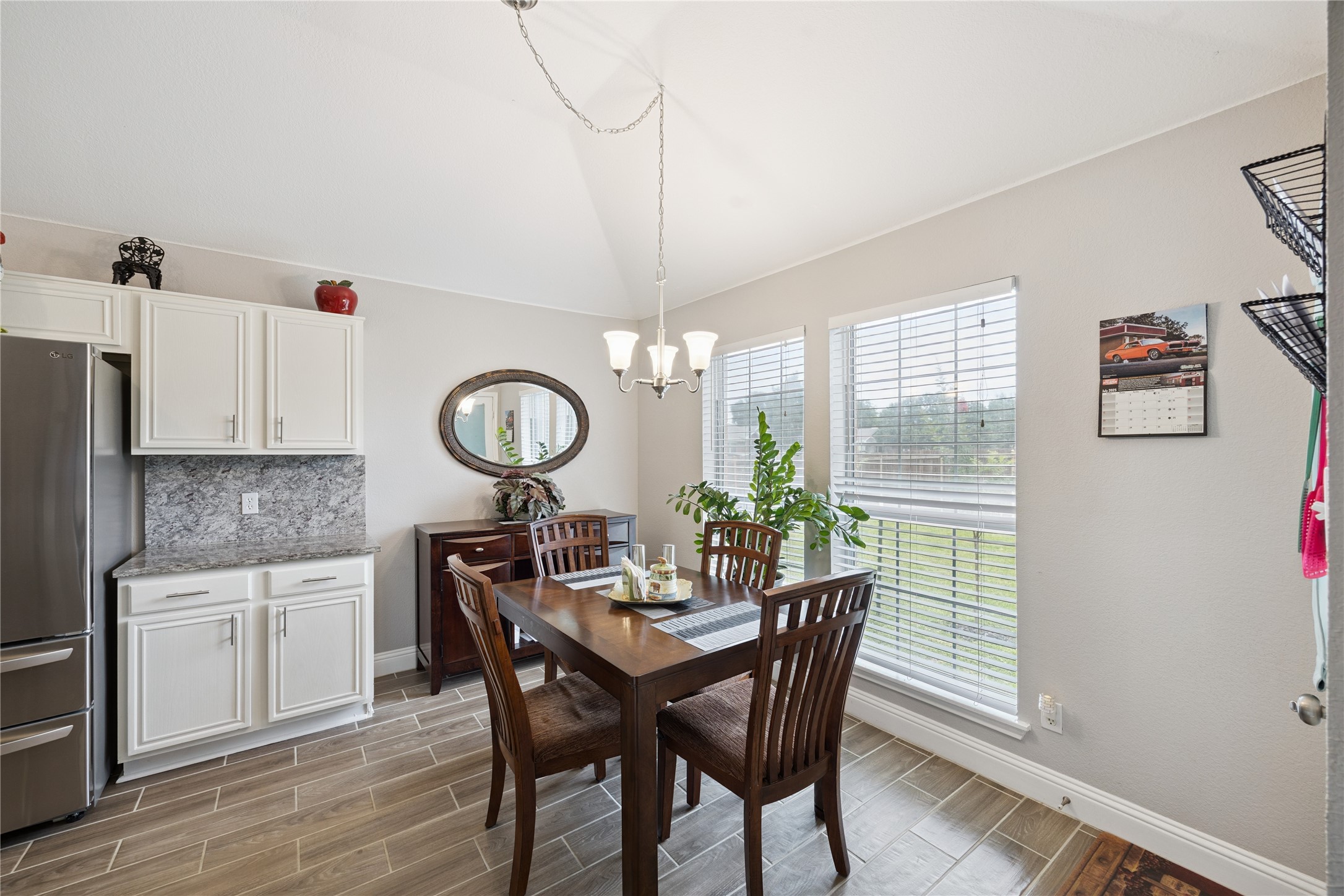 1611 Summertree Lane