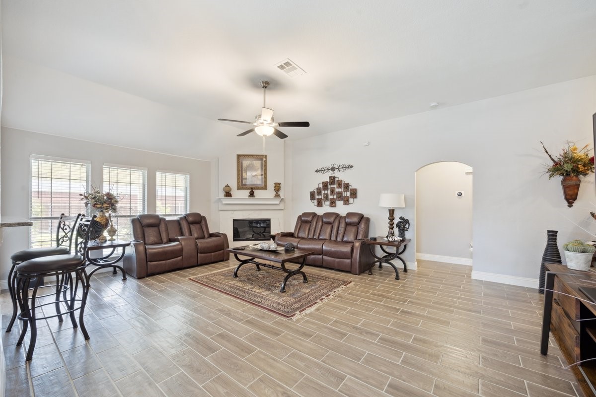 1611 Summertree Lane