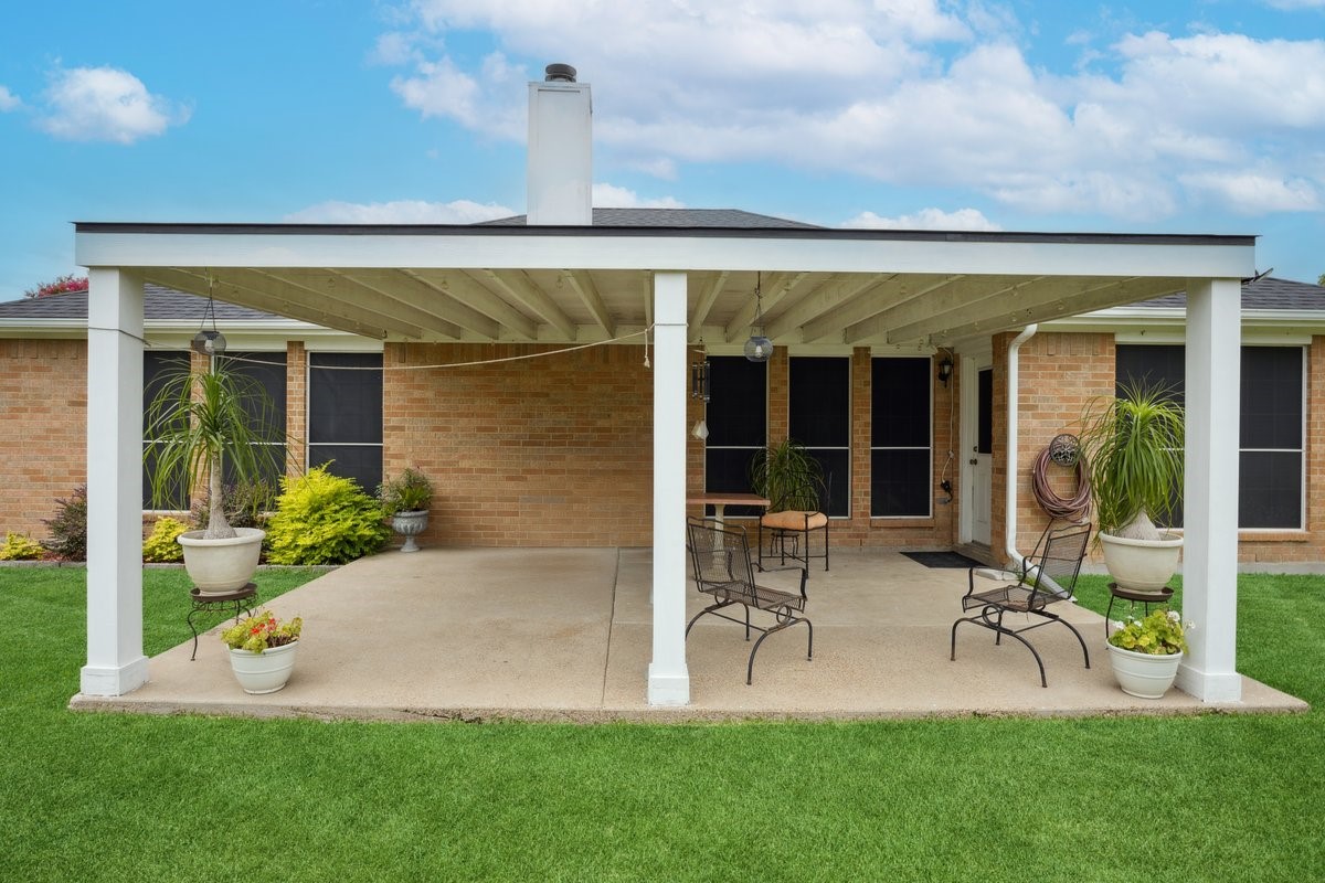 1611 Summertree Lane