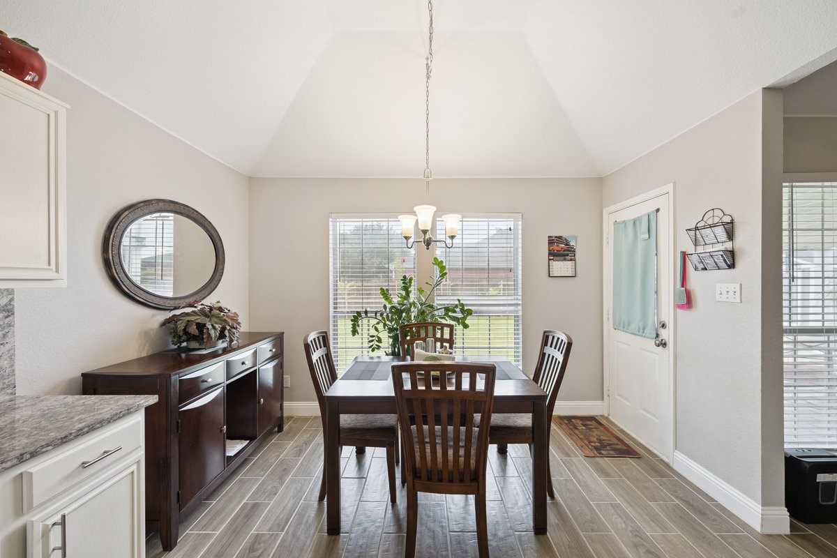 1611 Summertree Lane