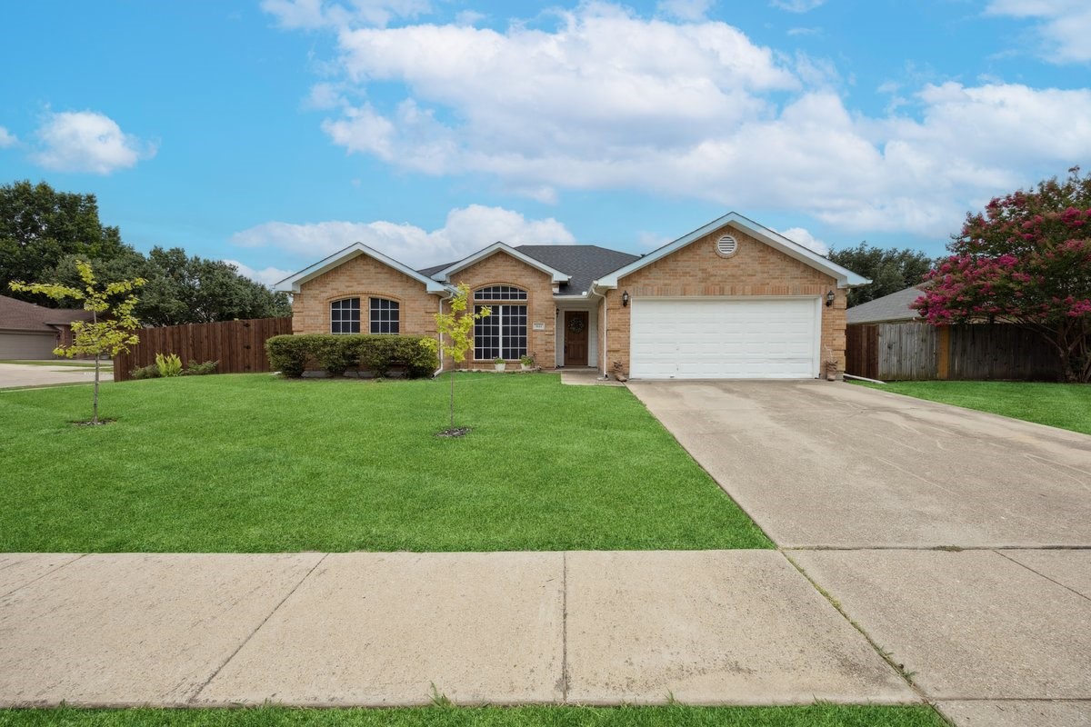 1611 Summertree Lane