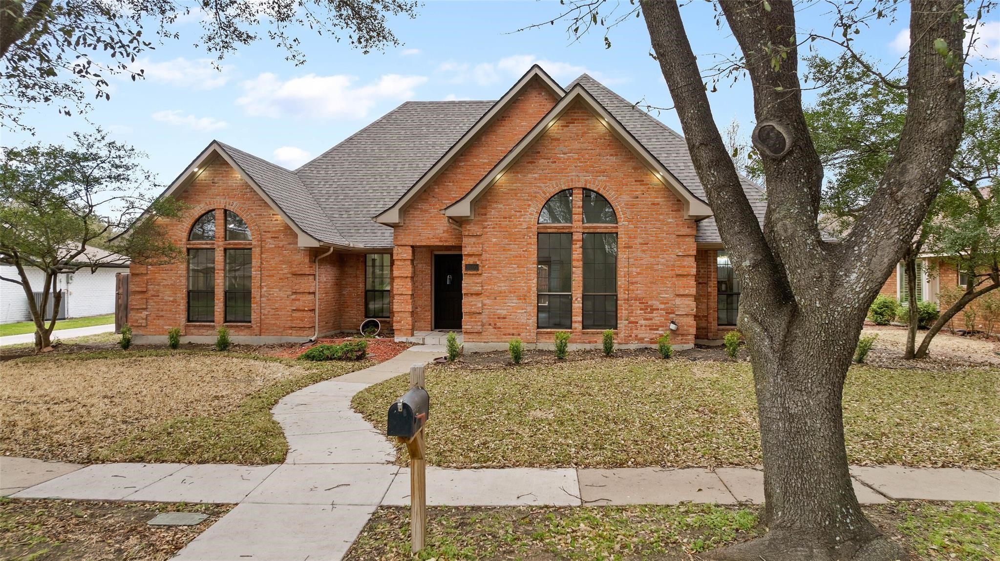 3505 Thornhill Way