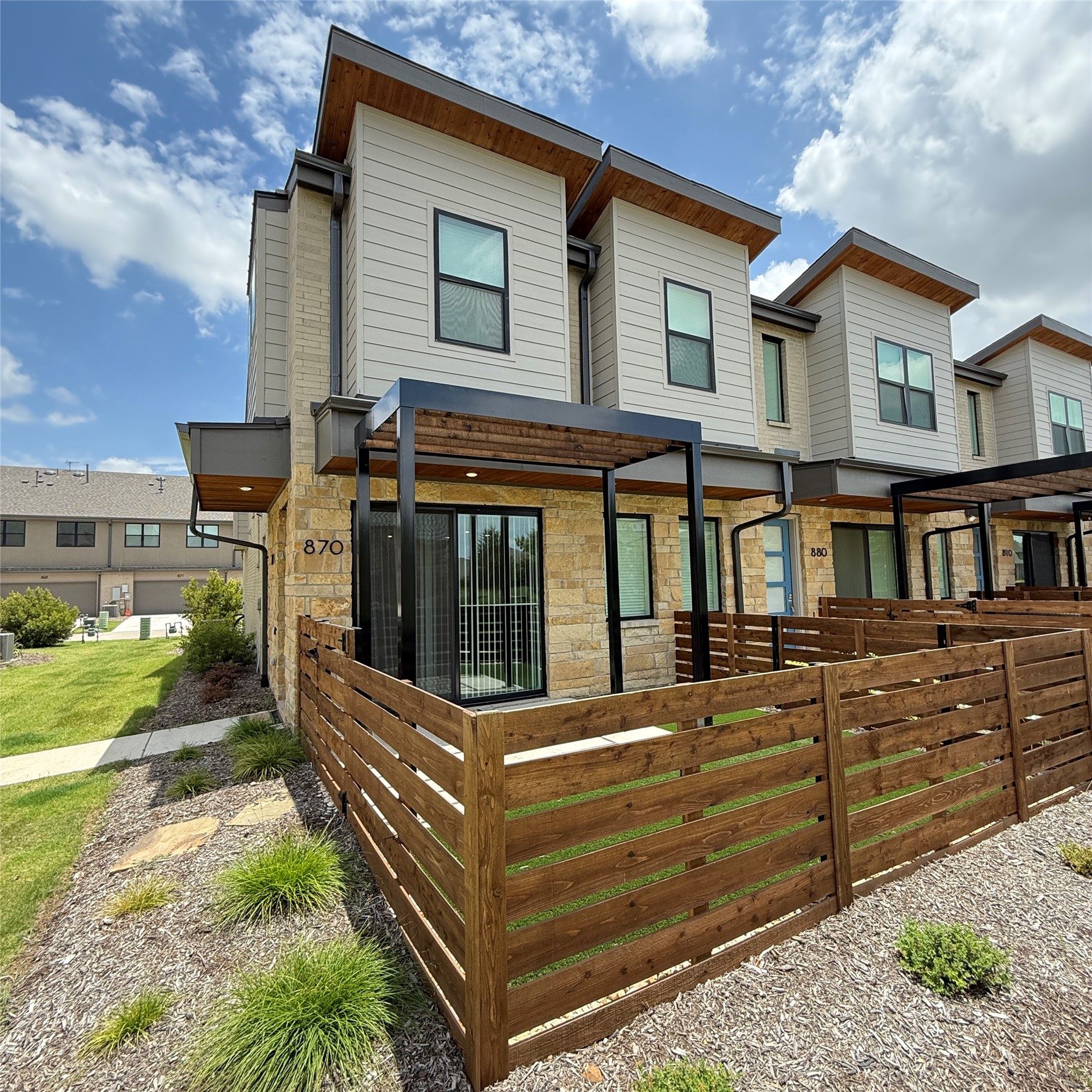 870 Cavitt Court