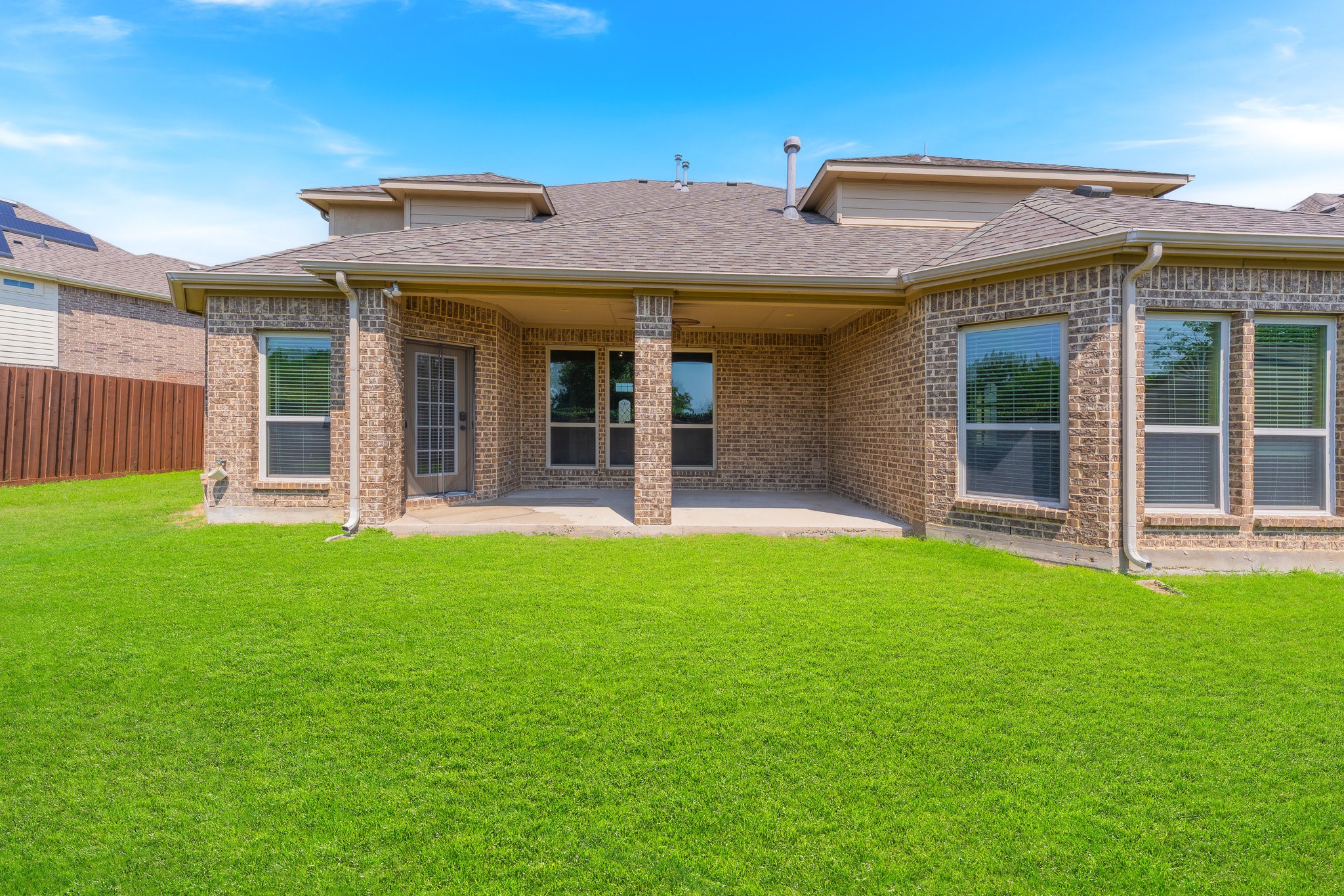932 E Danbury Drive