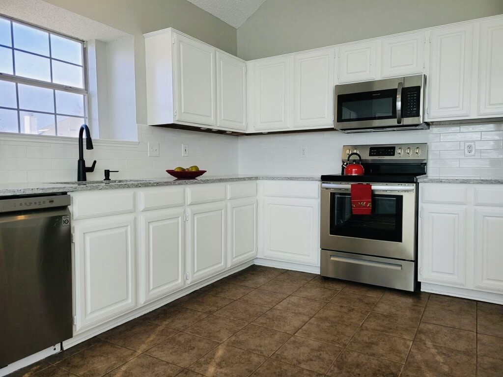 9901 Dixon Court