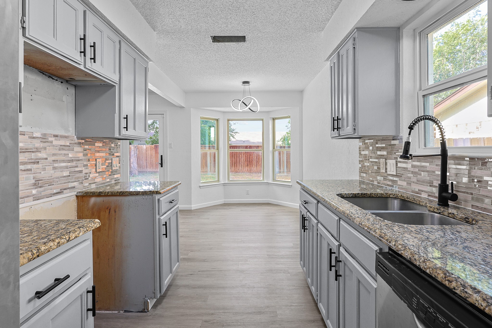 6425 Grasshopper Drive