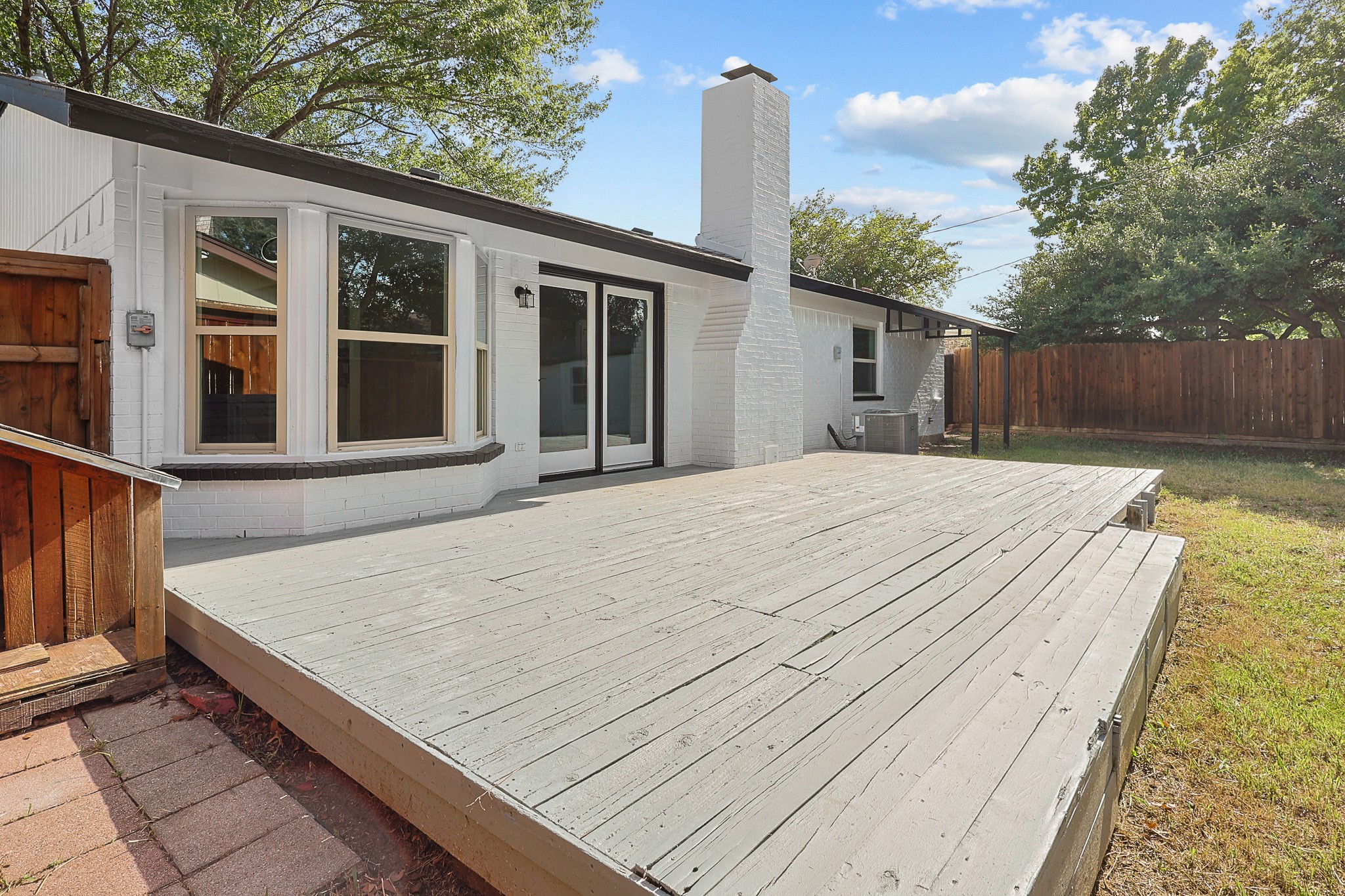 6425 Grasshopper Drive