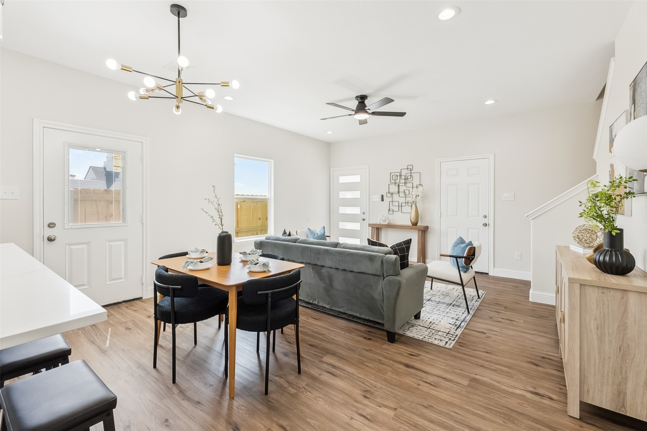 8005-8007 W Elizabeth Lane