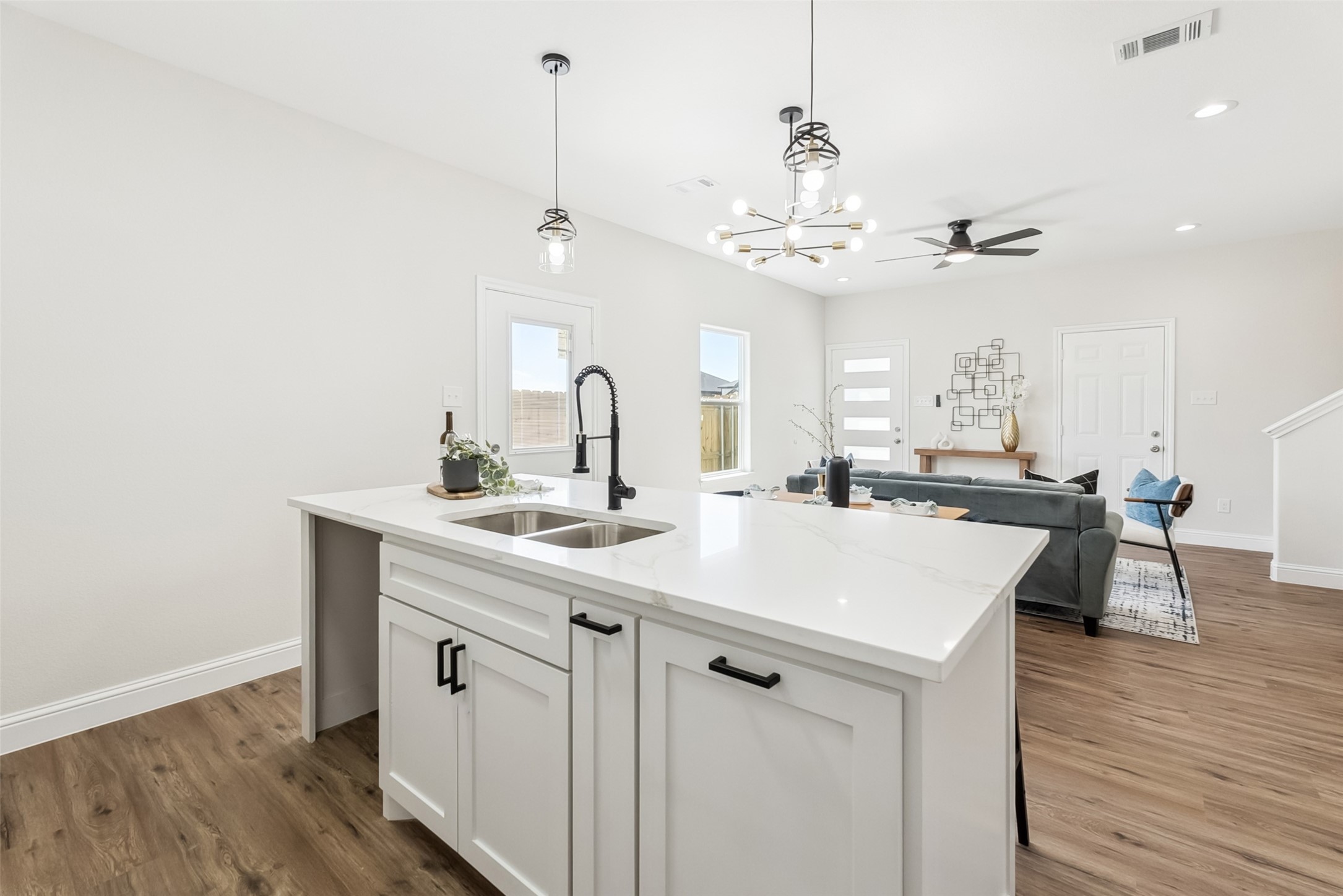 8005-8007 W Elizabeth Lane