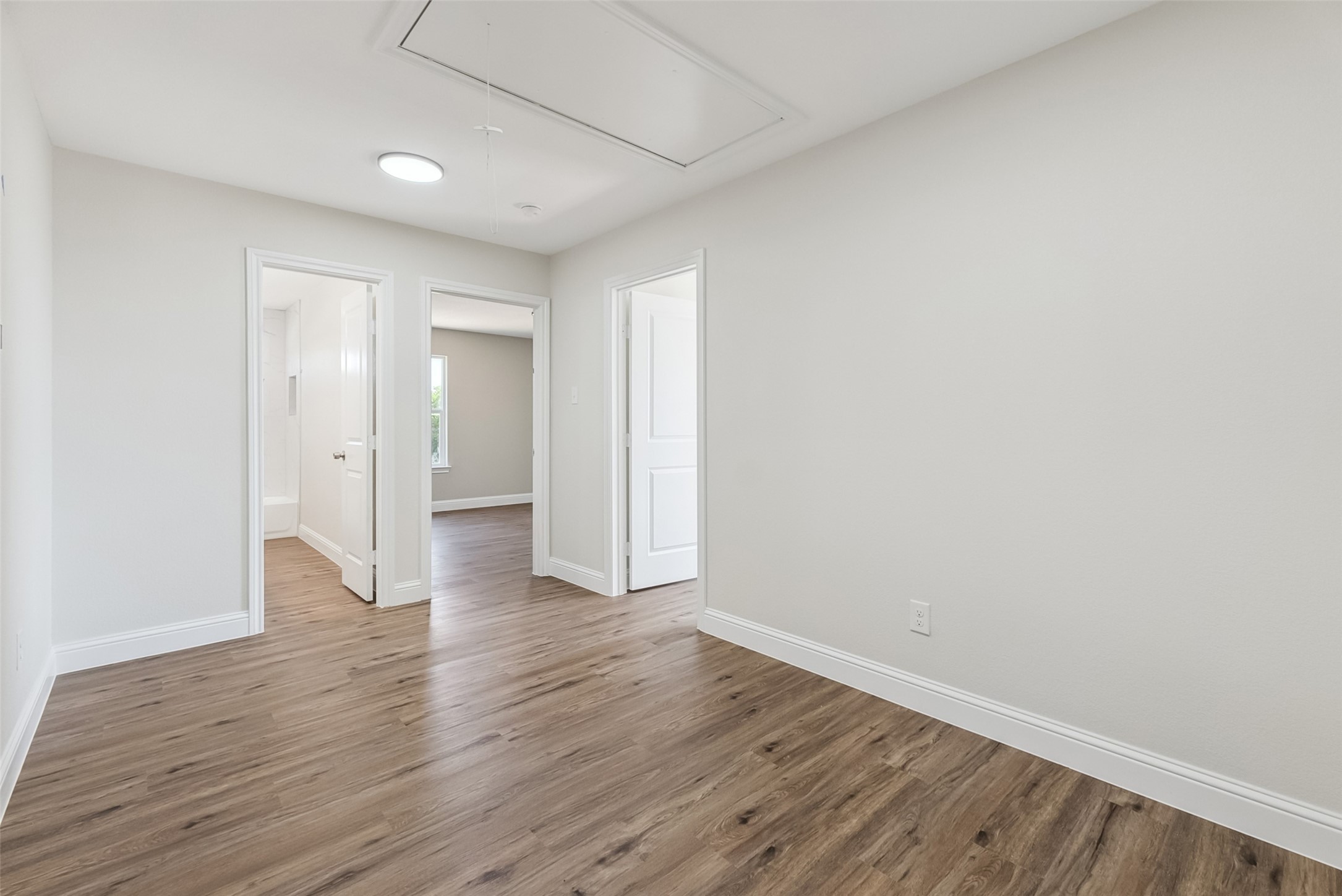 8005-8007 W Elizabeth Lane