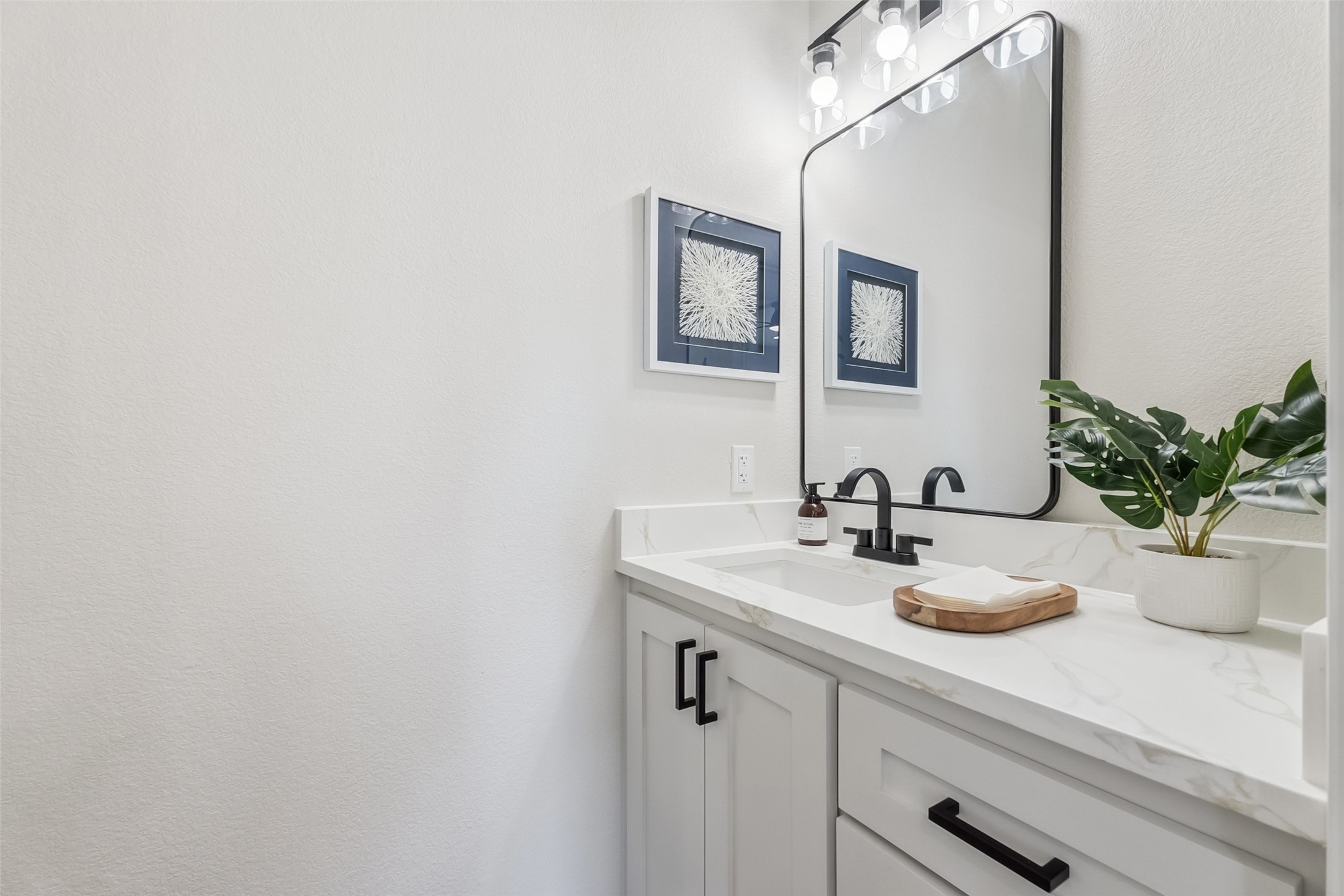 8005-8007 W Elizabeth Lane