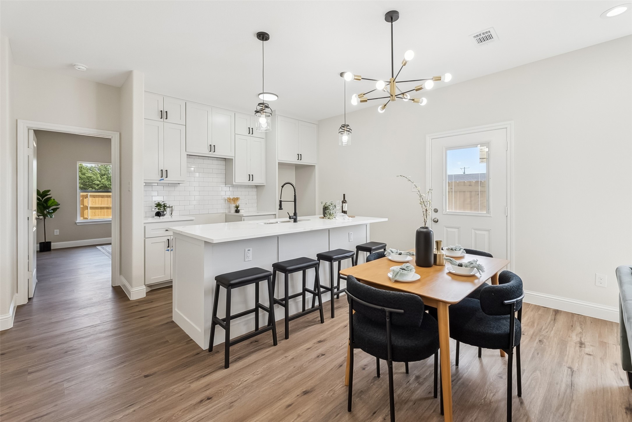 8005-8007 W Elizabeth Lane