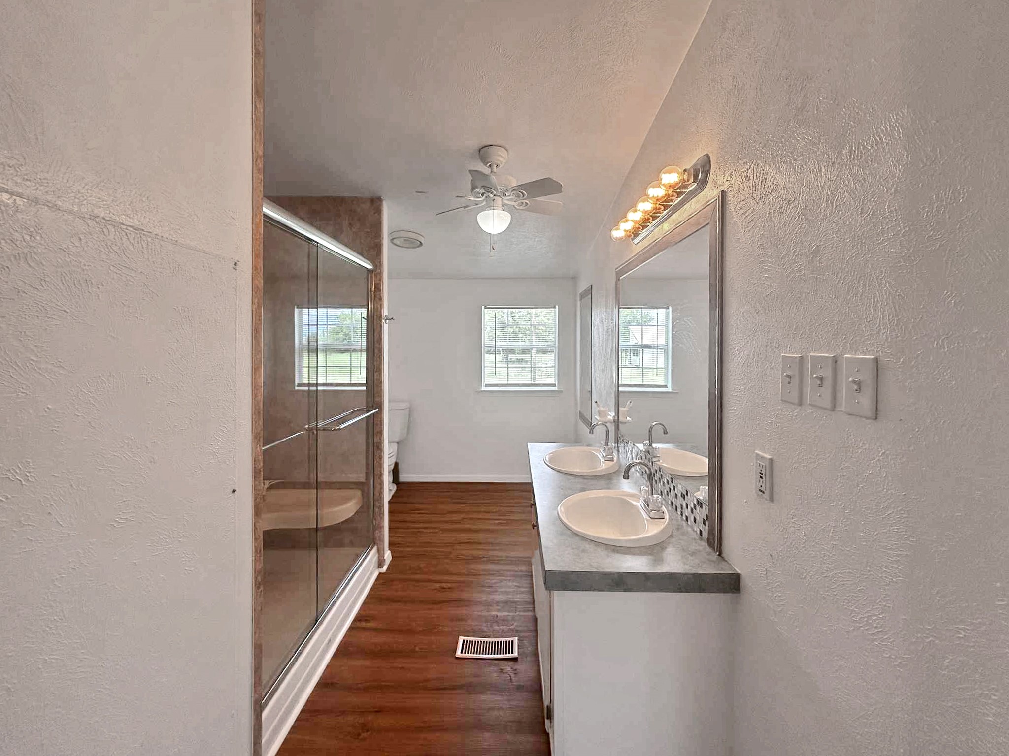1099 Roy Road