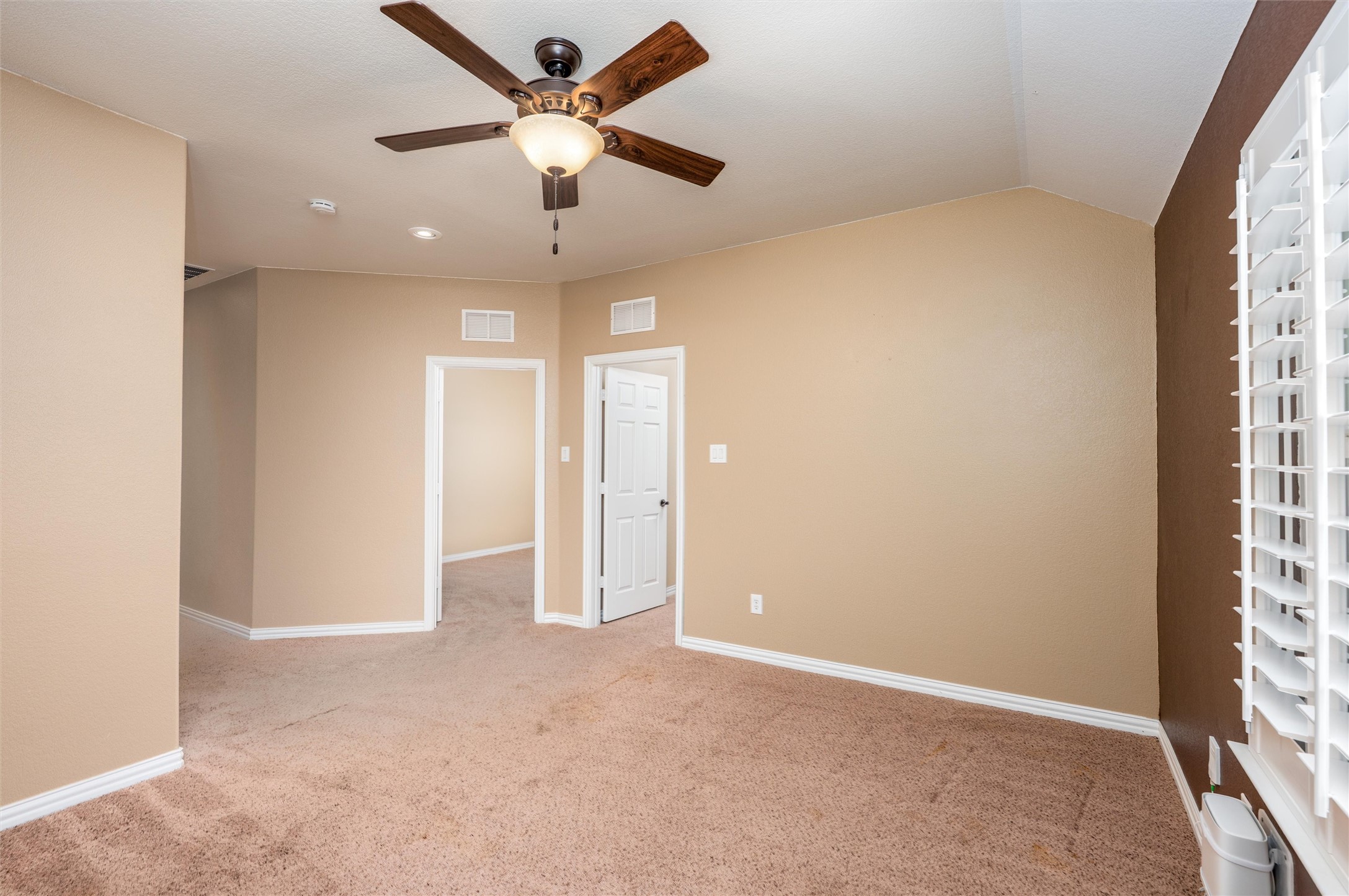 512 Peterhouse Drive