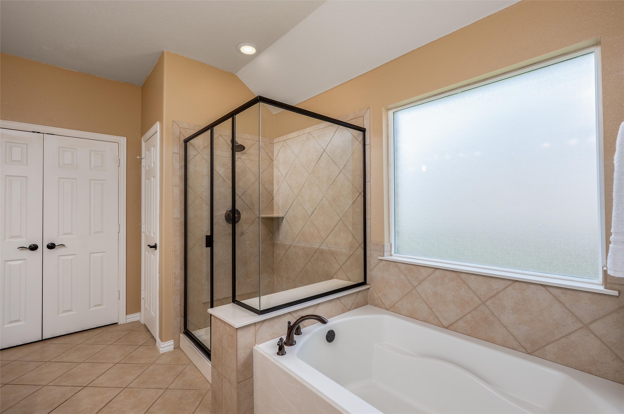 512 Peterhouse Drive