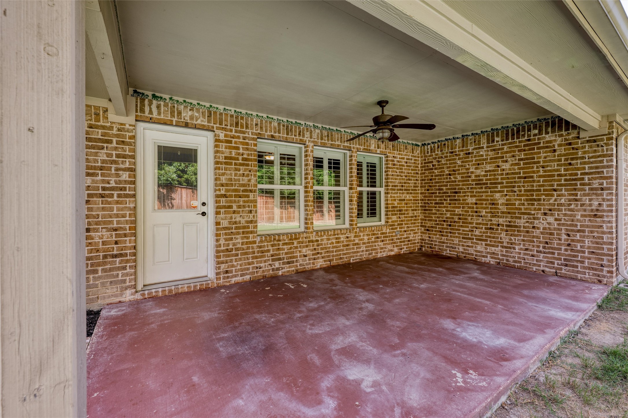 512 Peterhouse Drive