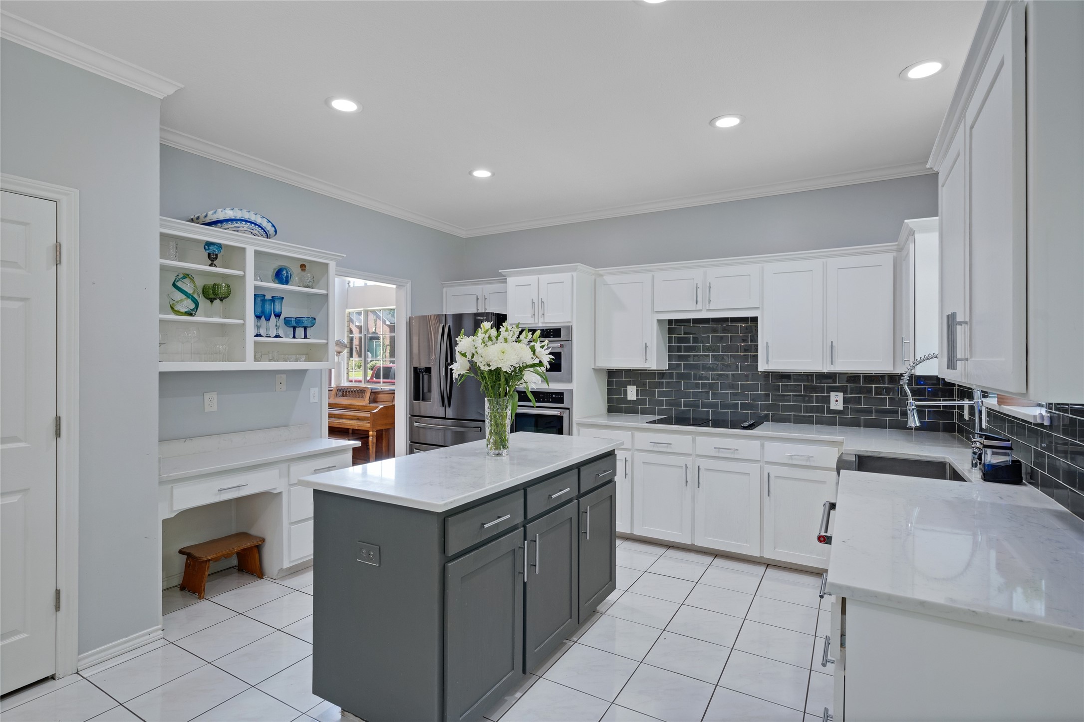 3932 Cedar Ridge Drive