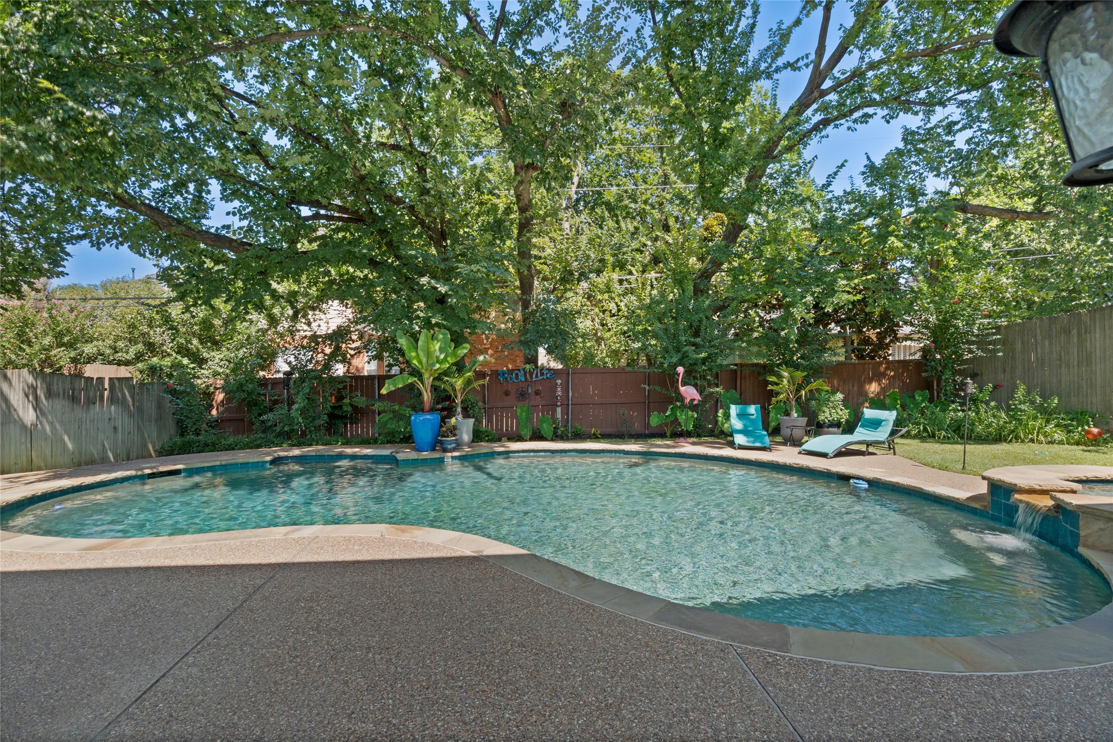 3932 Cedar Ridge Drive