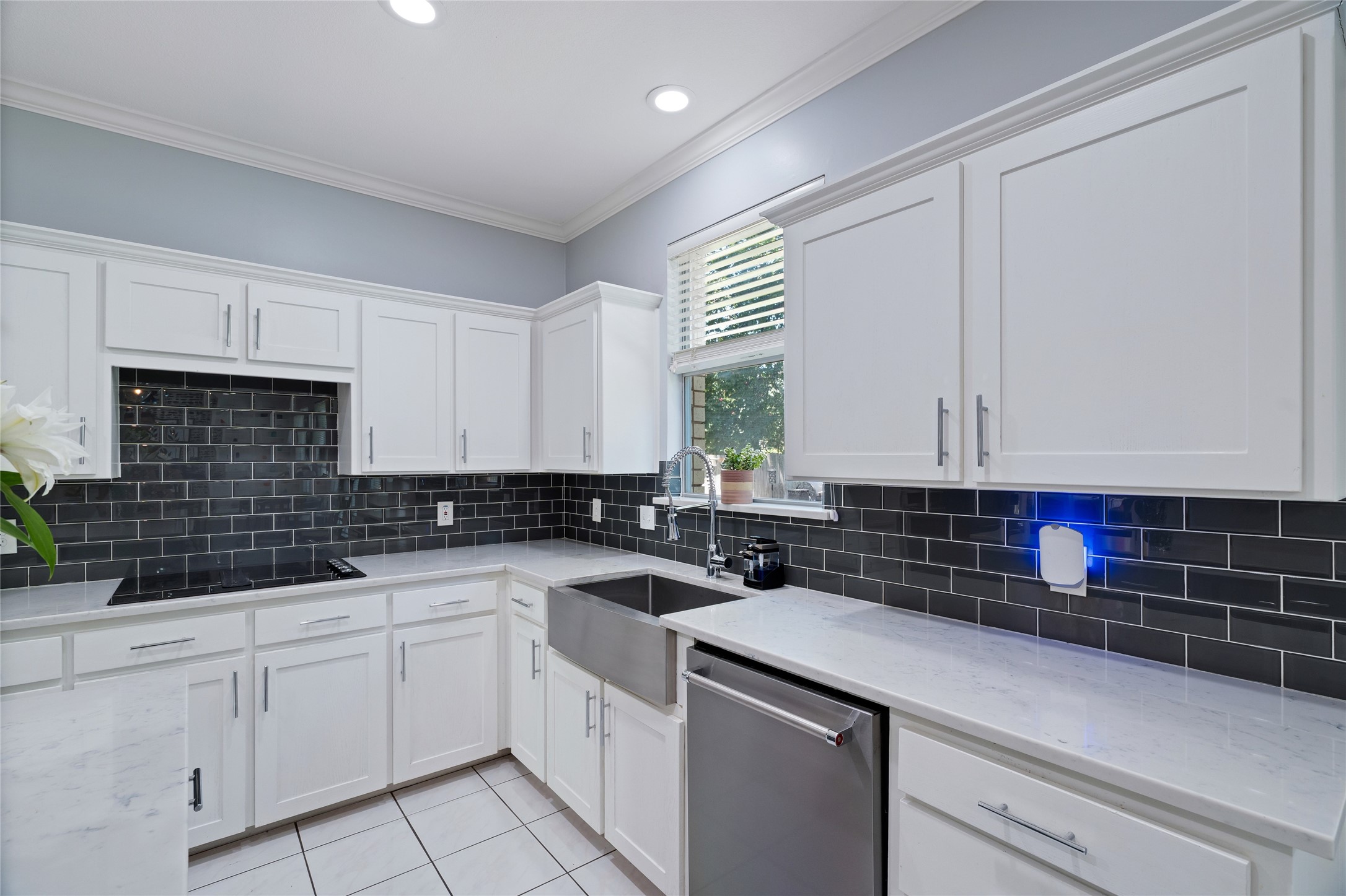 3932 Cedar Ridge Drive