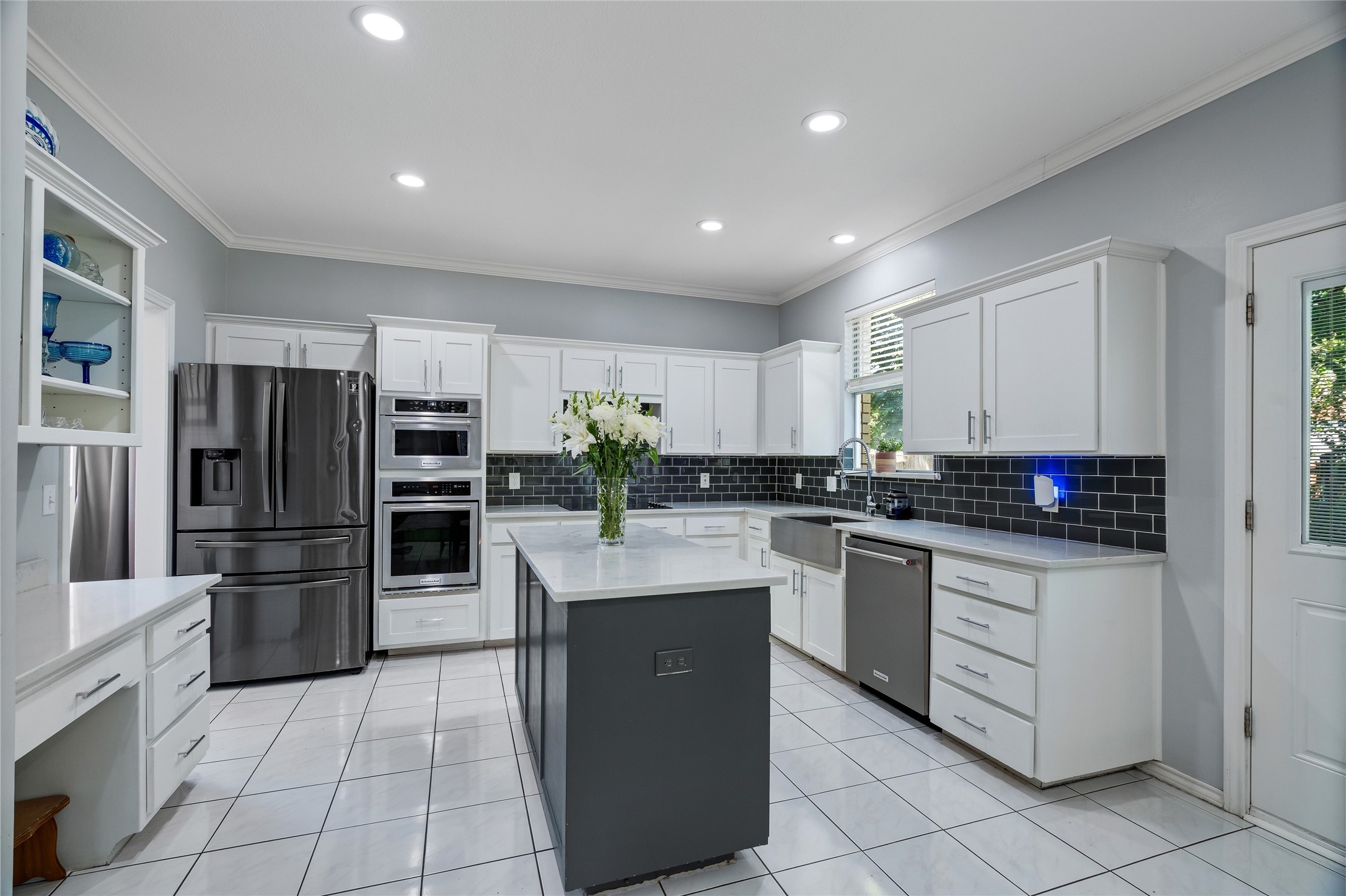 3932 Cedar Ridge Drive