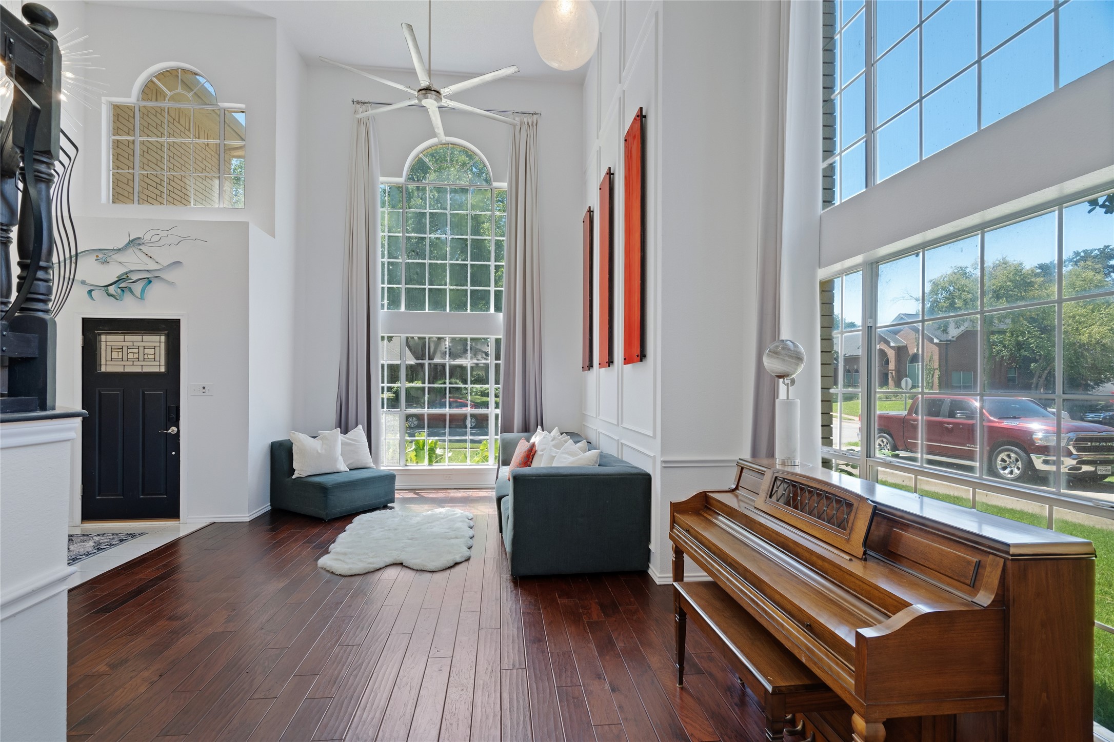 3932 Cedar Ridge Drive