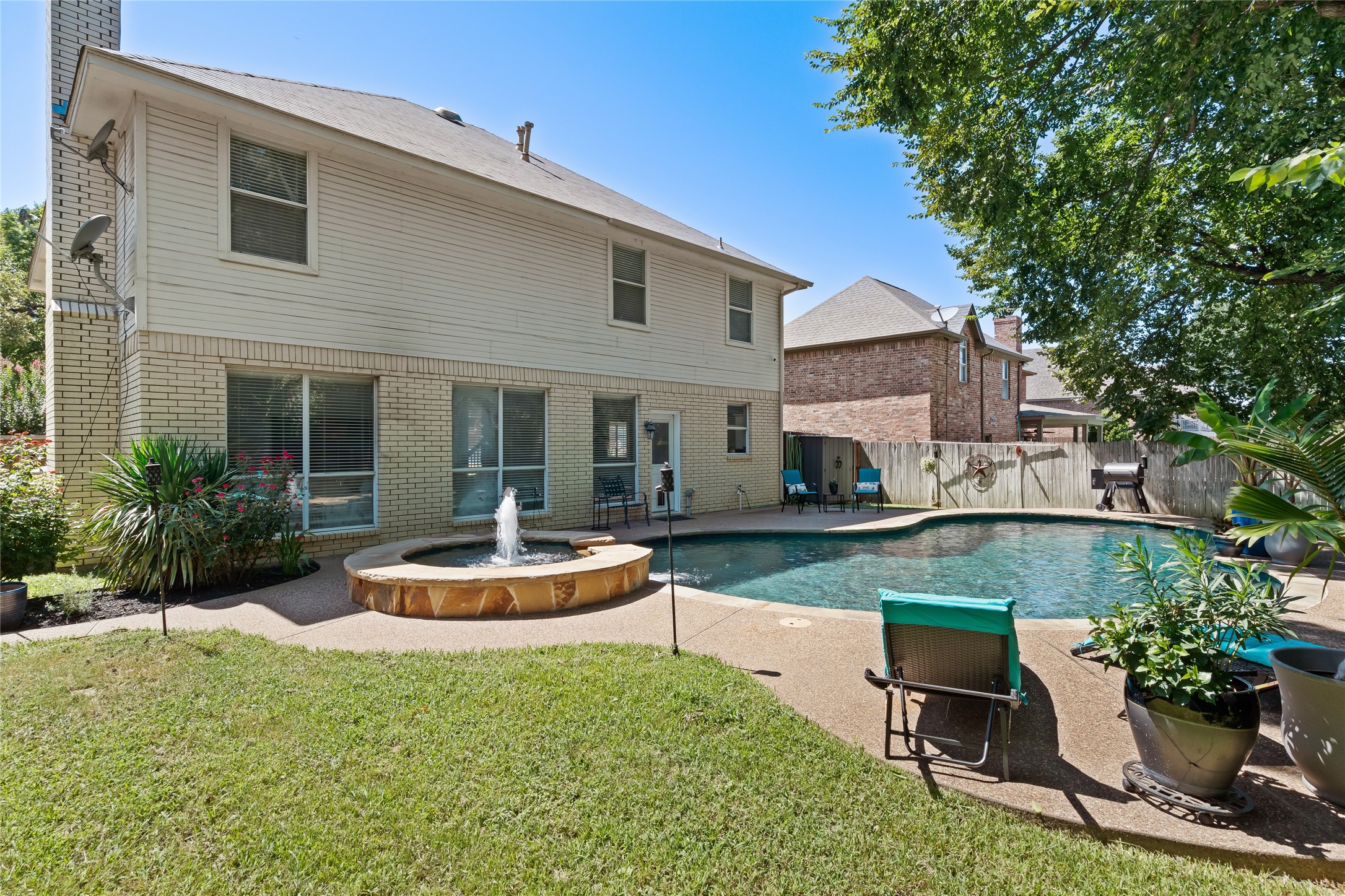 3932 Cedar Ridge Drive