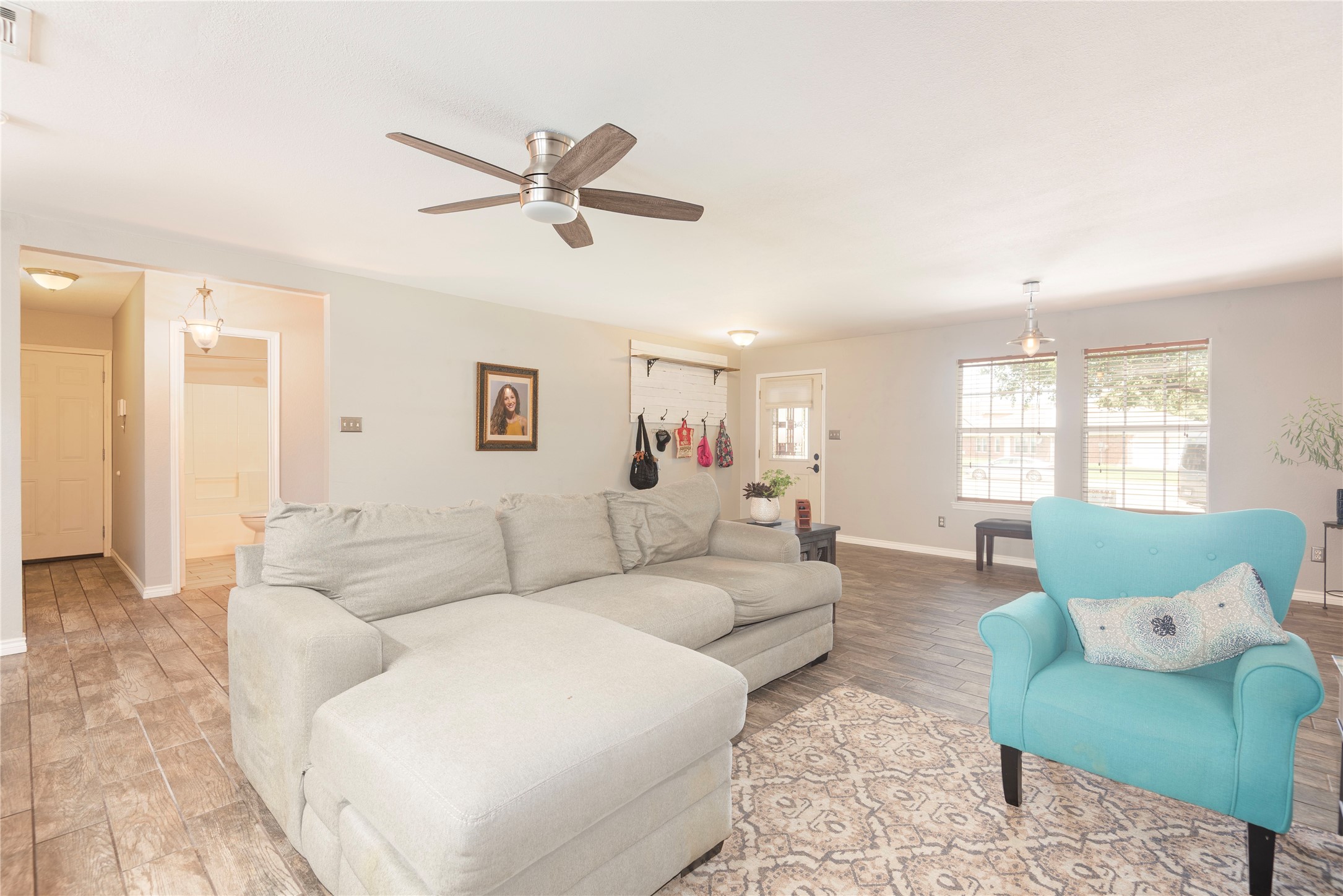 905 Hillside Circle