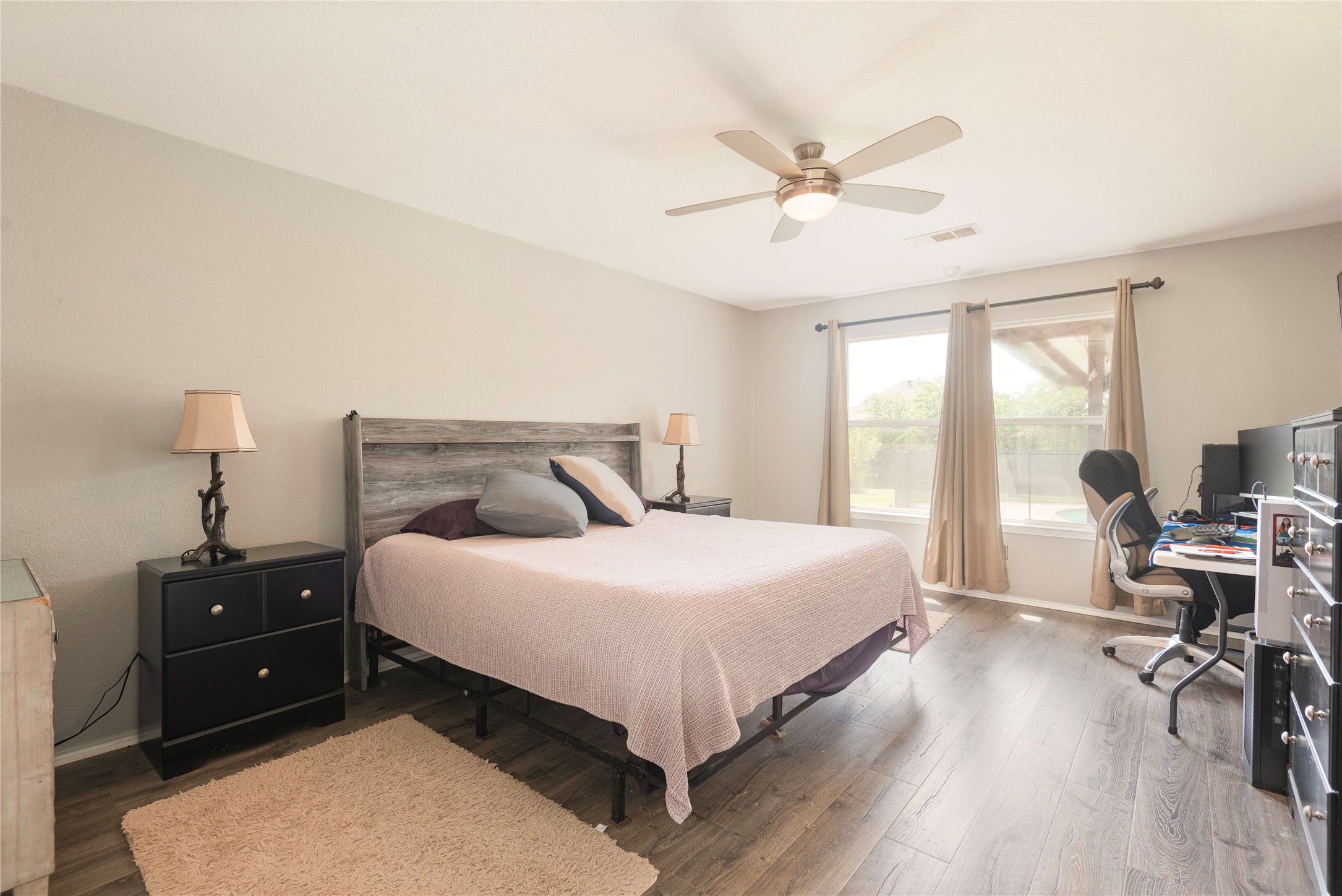 905 Hillside Circle