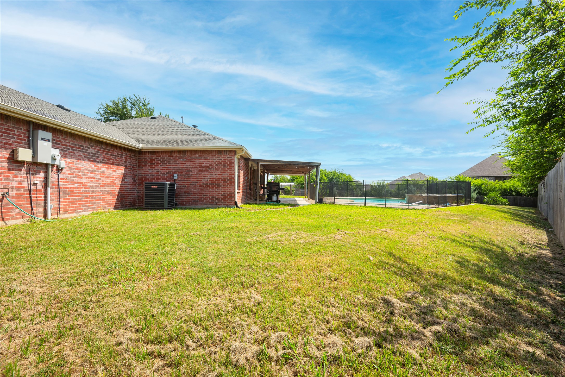 905 Hillside Circle