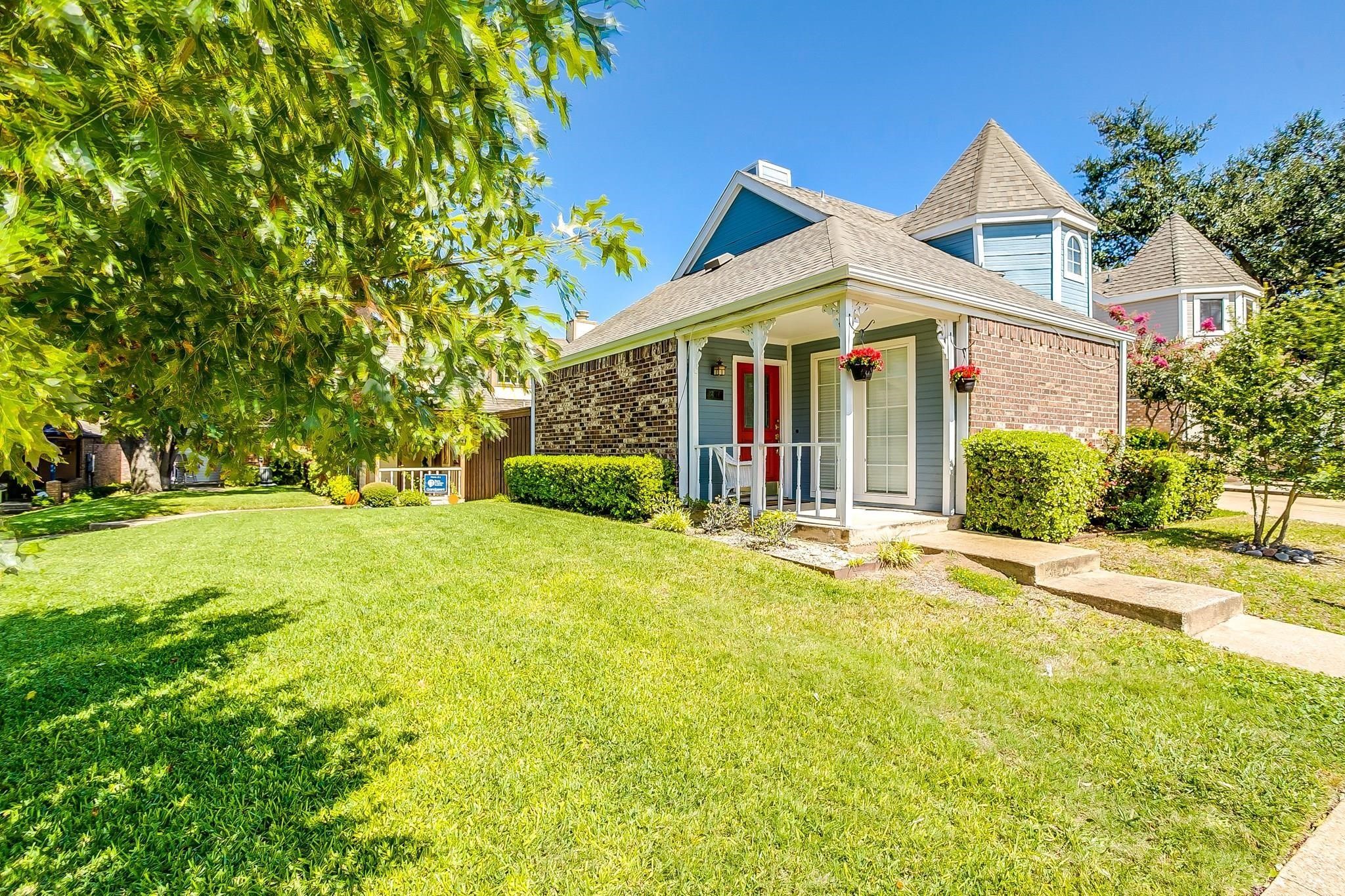 18016 Whispering Gables Lane