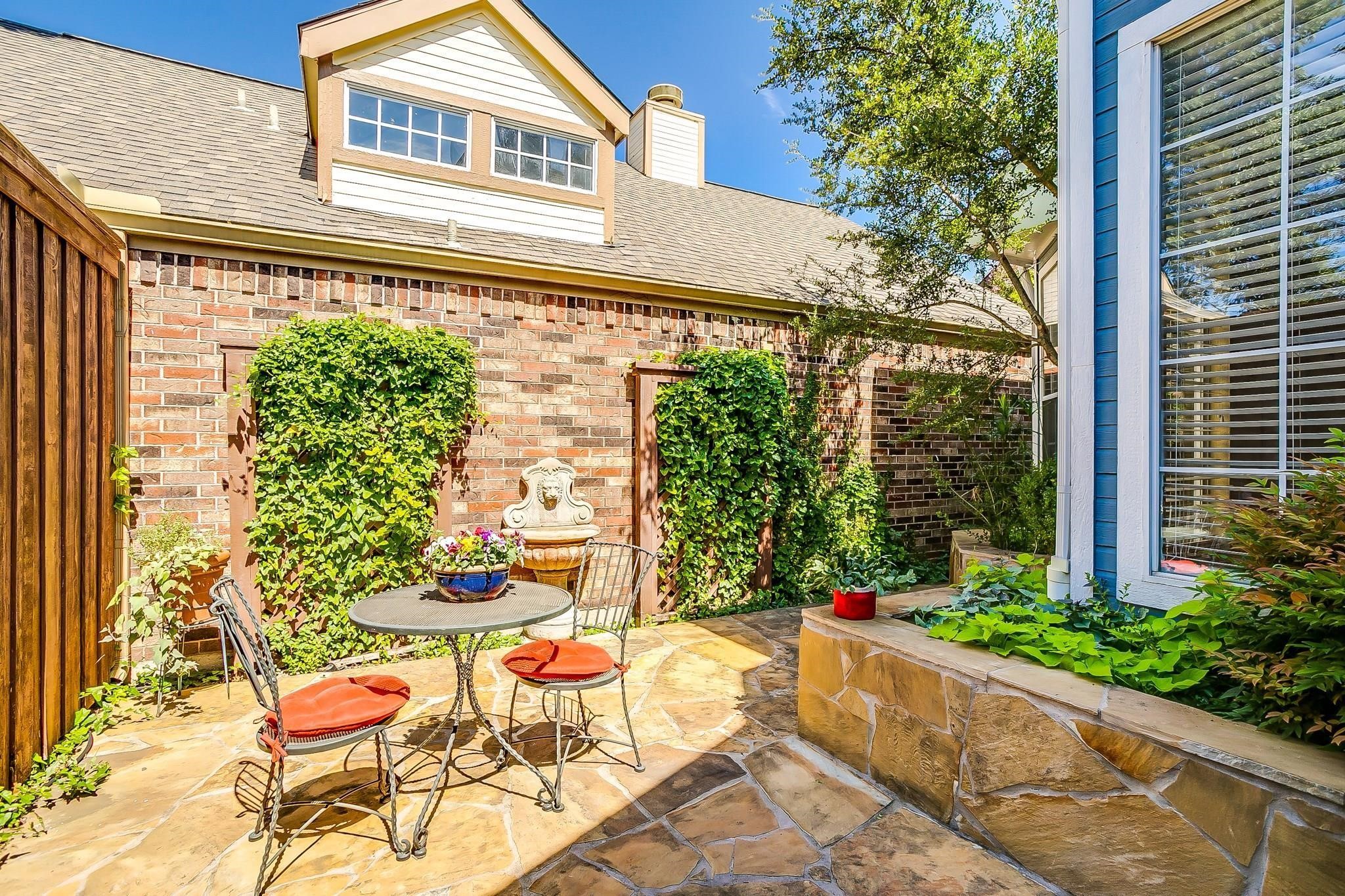 18016 Whispering Gables Lane
