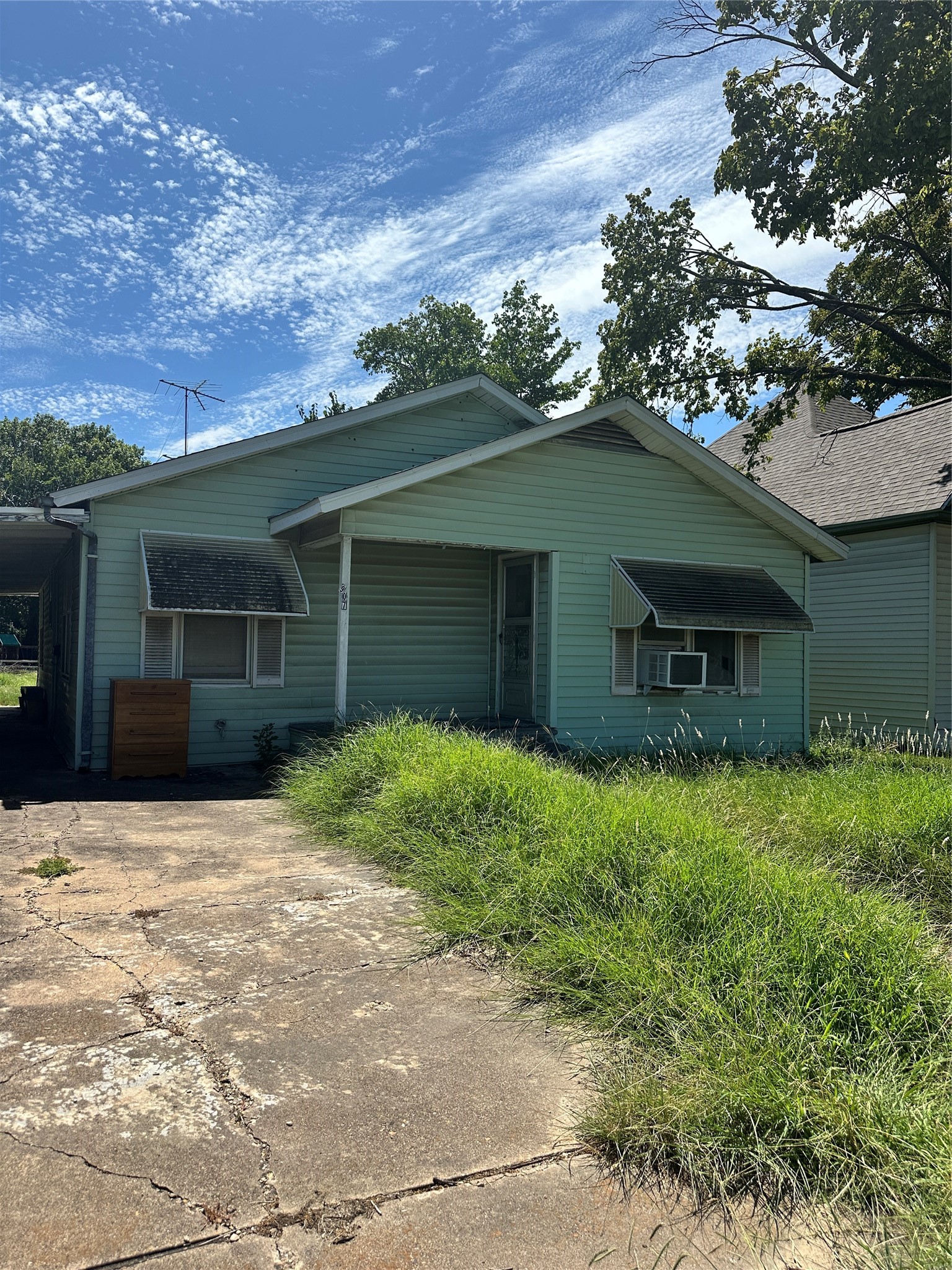 907 W Main Street