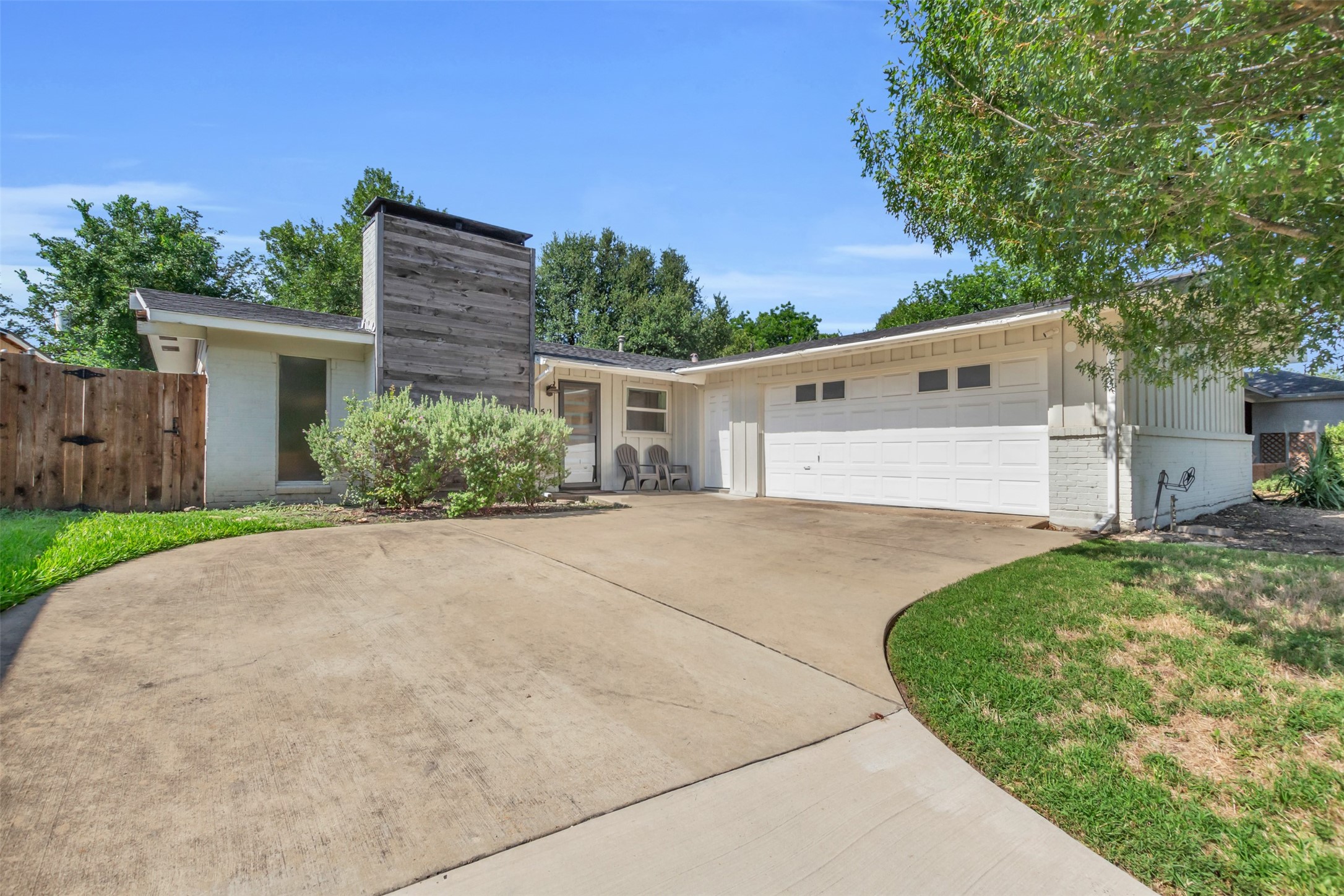 2952 Latham Drive