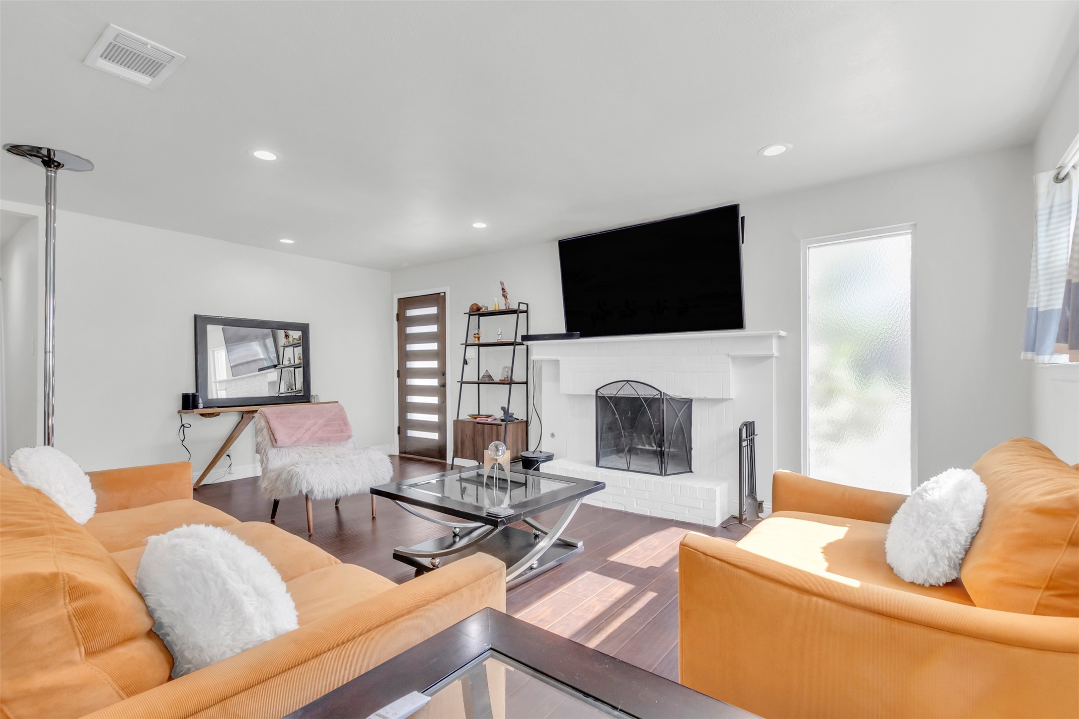 2952 Latham Drive