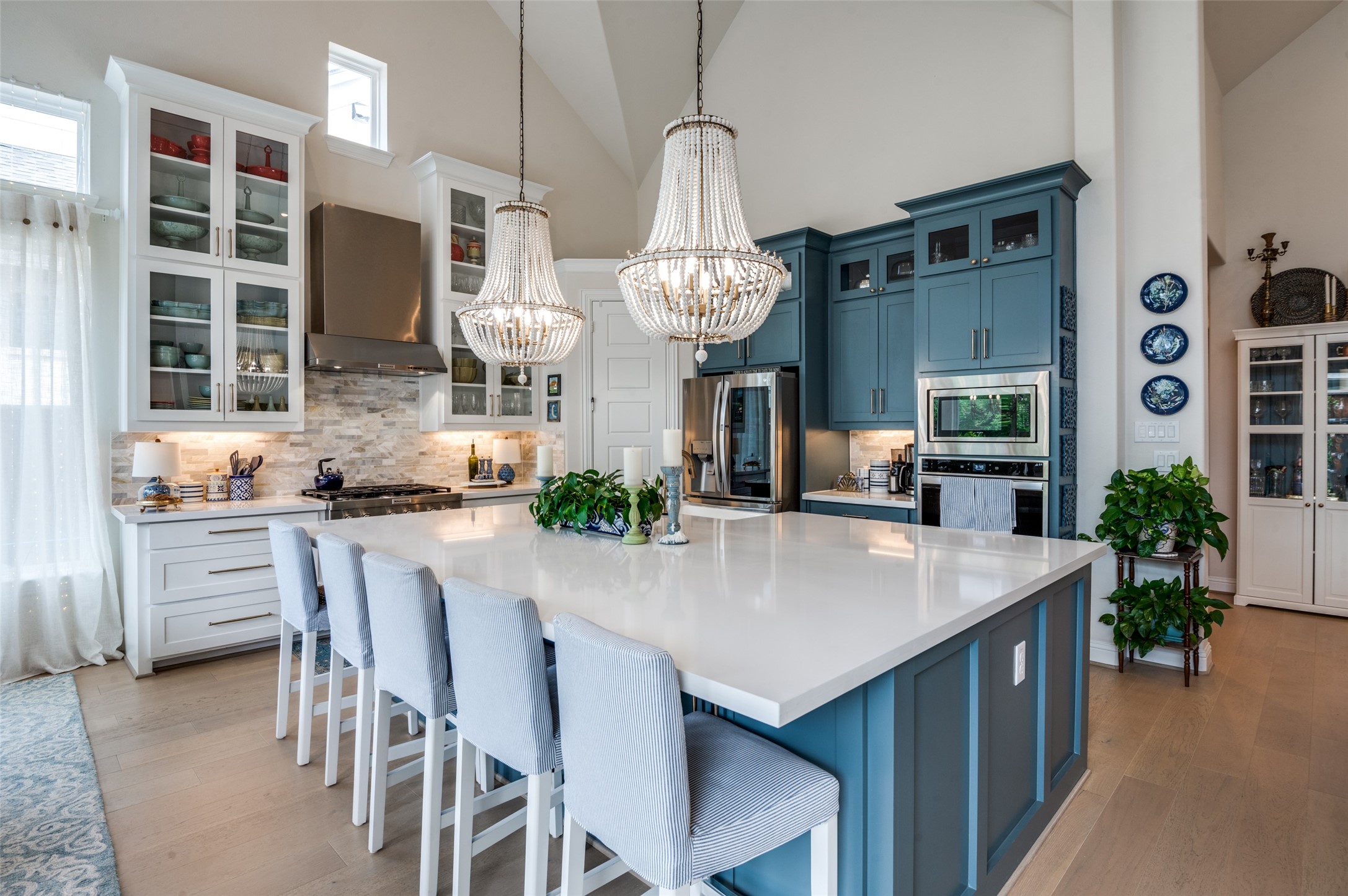 1604 Colonnade Court