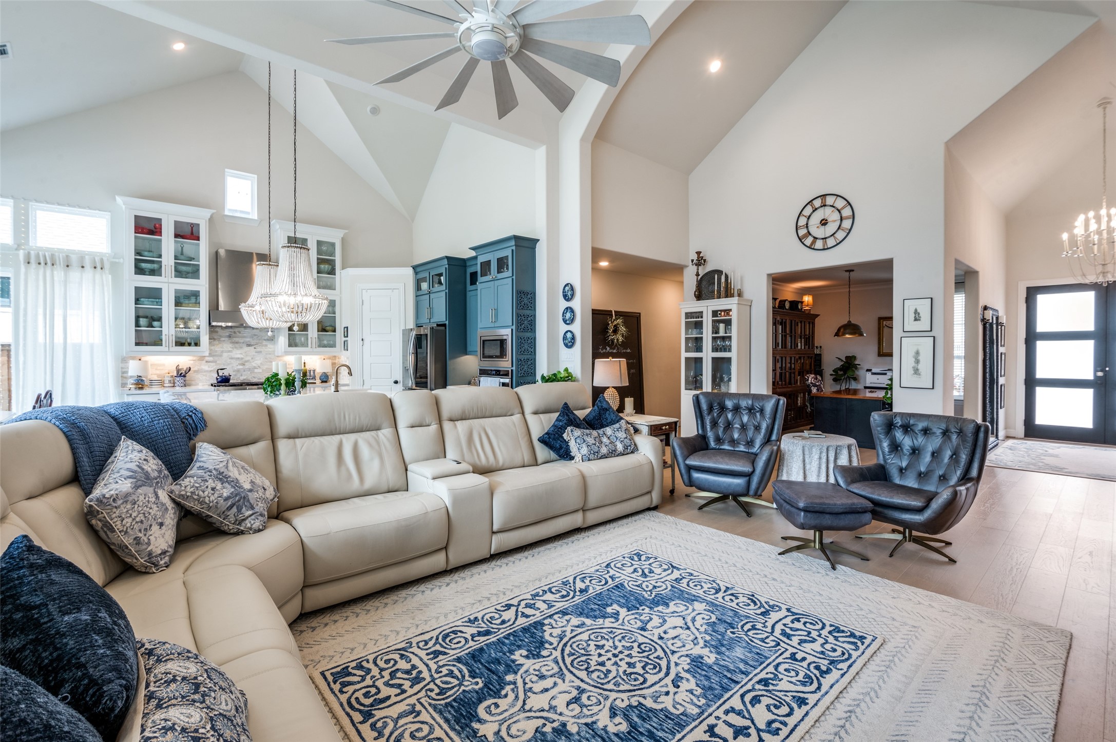 1604 Colonnade Court