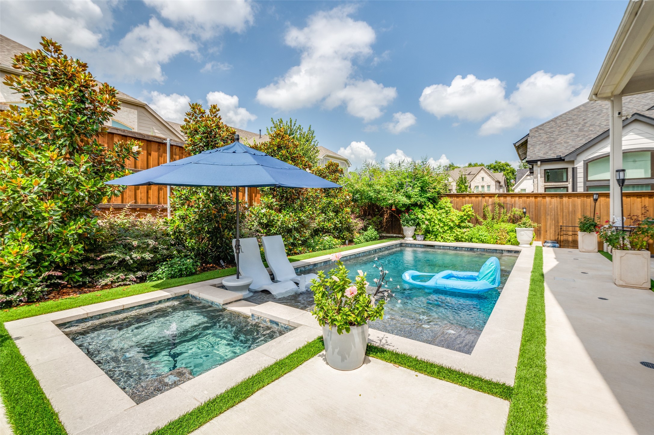 1604 Colonnade Court