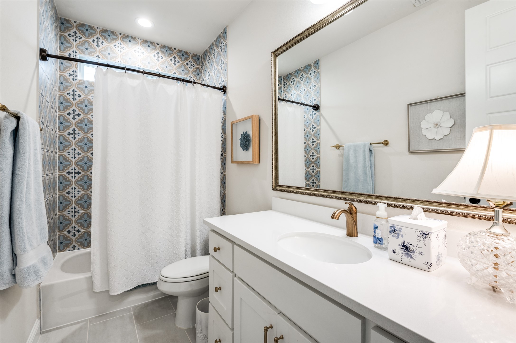 1604 Colonnade Court