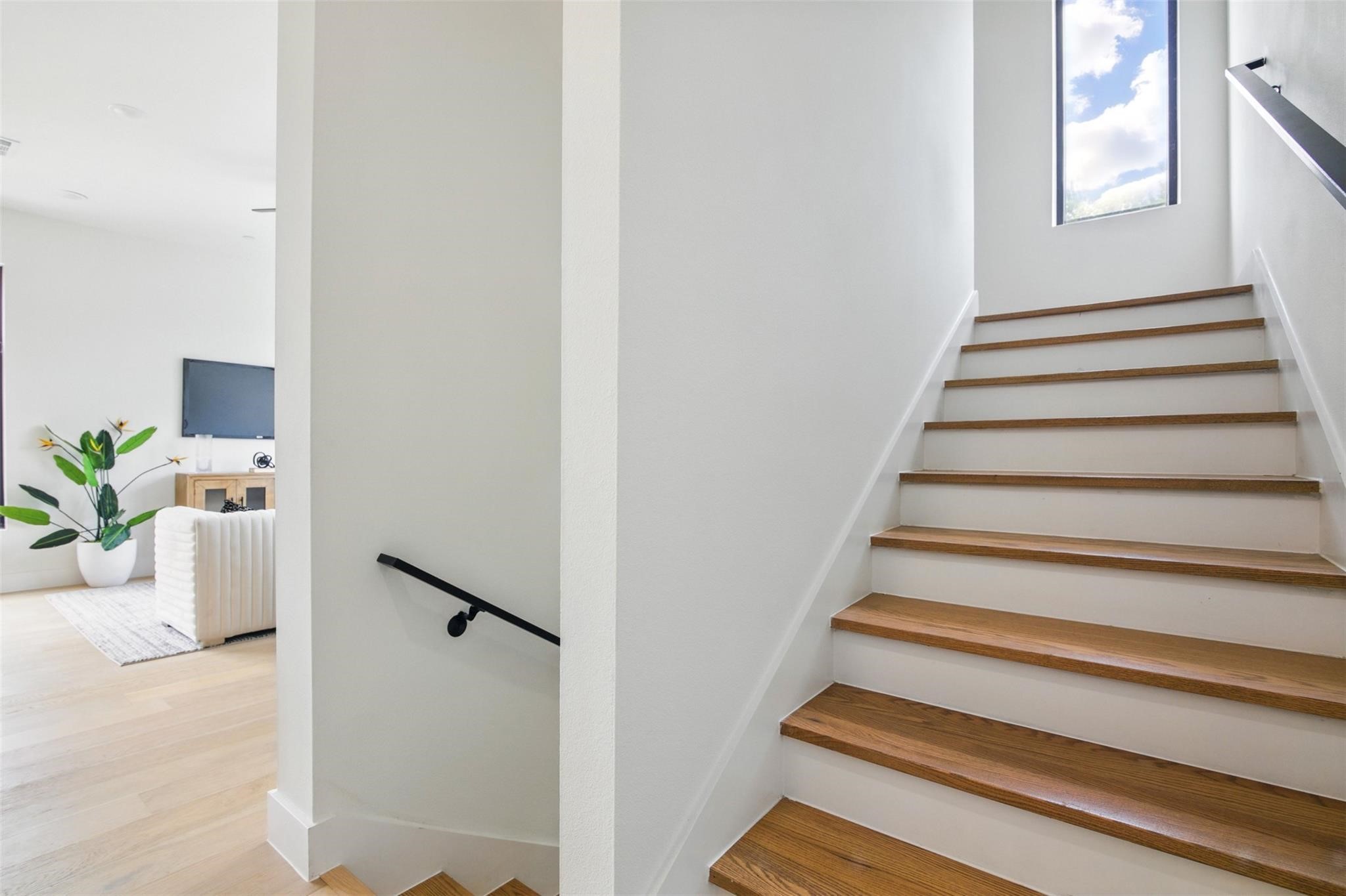 430 E 8th Street 203