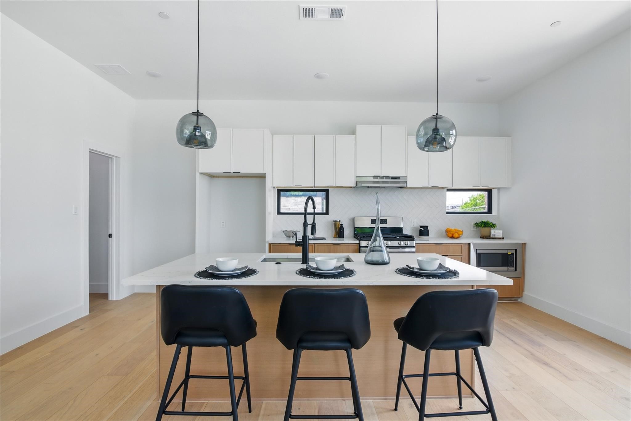 430 E 8th Street 203