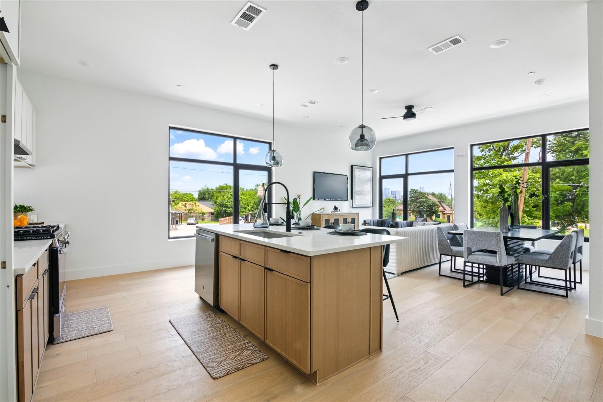 430 E 8th Street 203