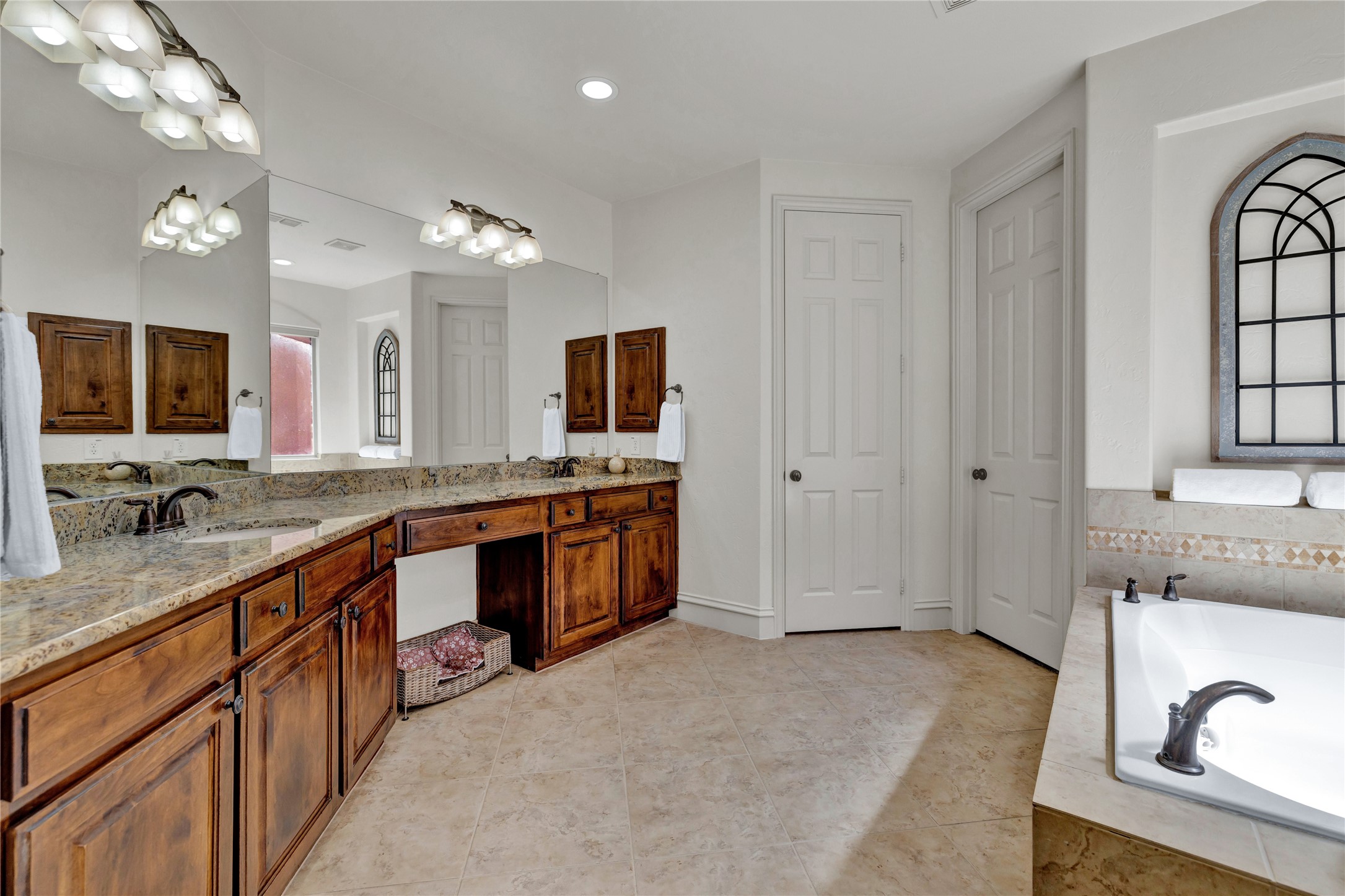 810 Senna Drive