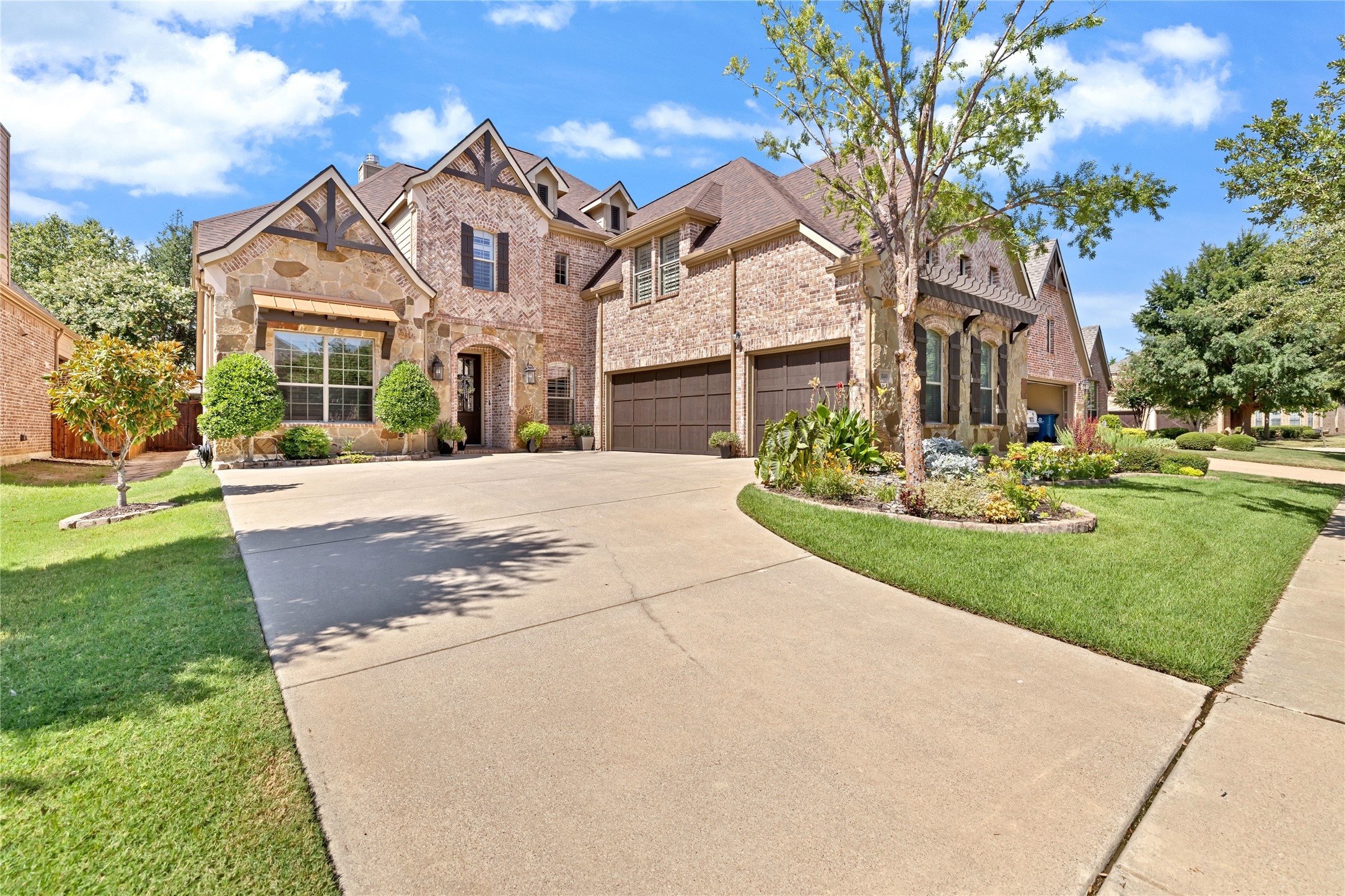 810 Senna Drive