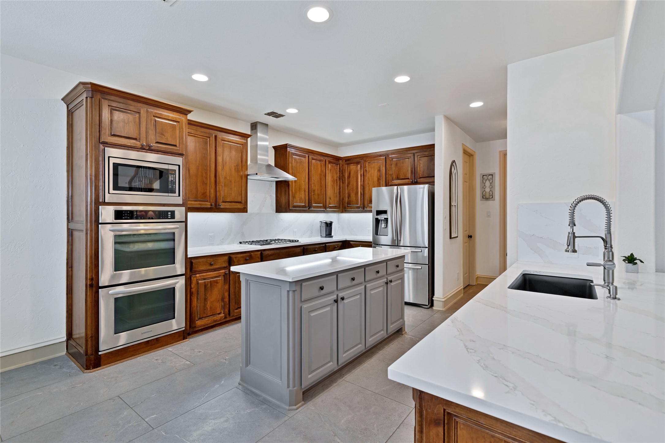 810 Senna Drive