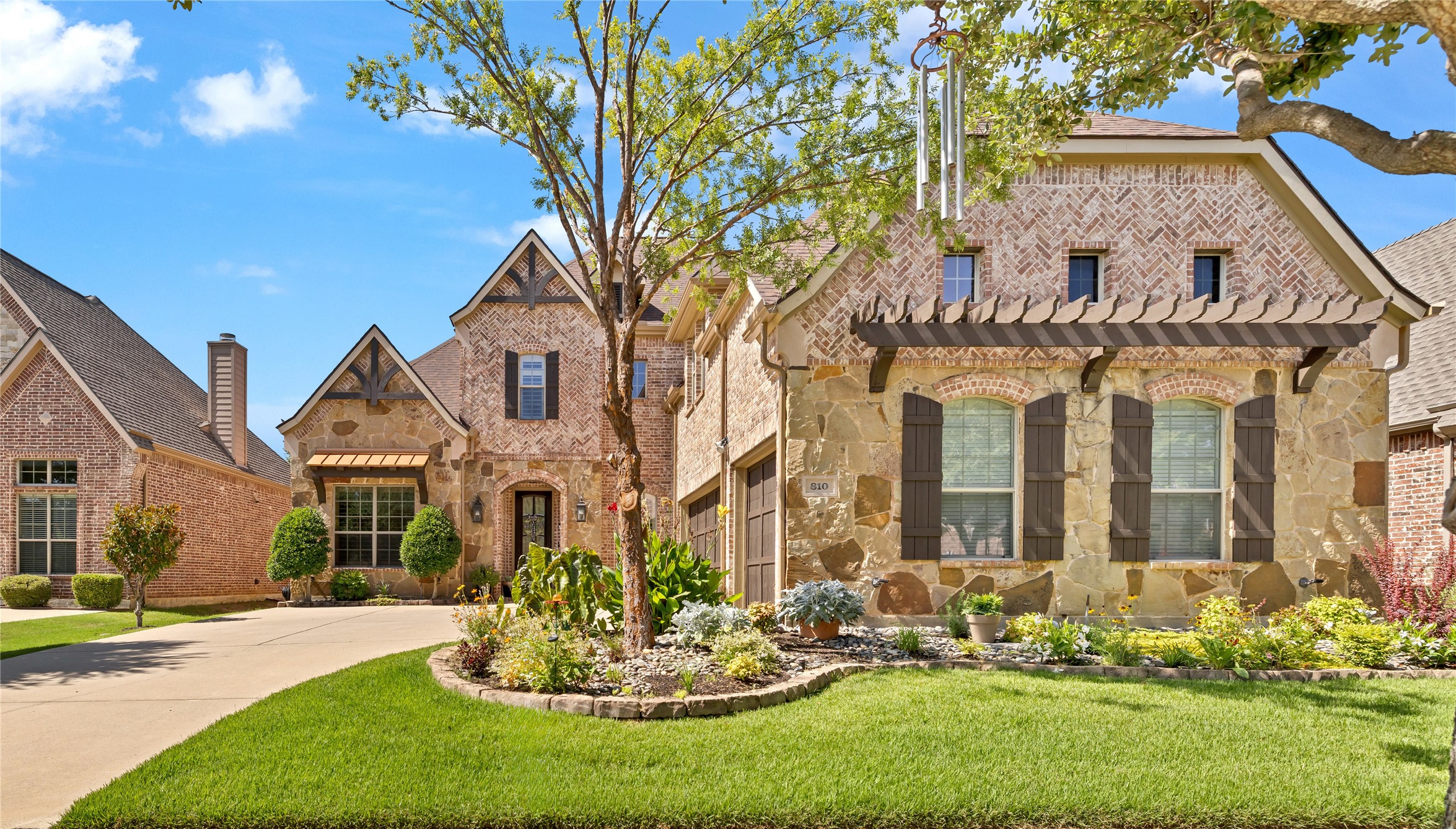 810 Senna Drive