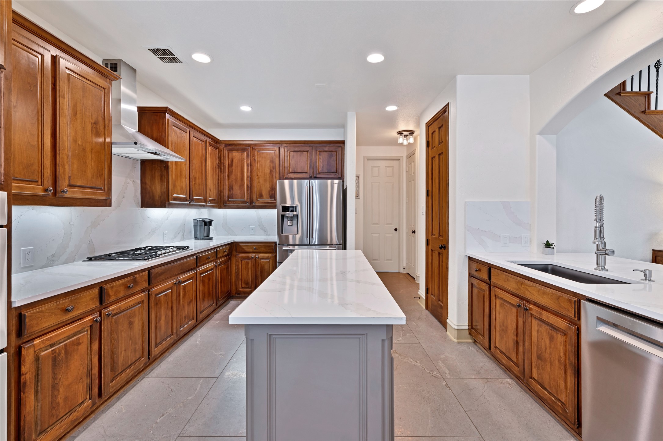 810 Senna Drive