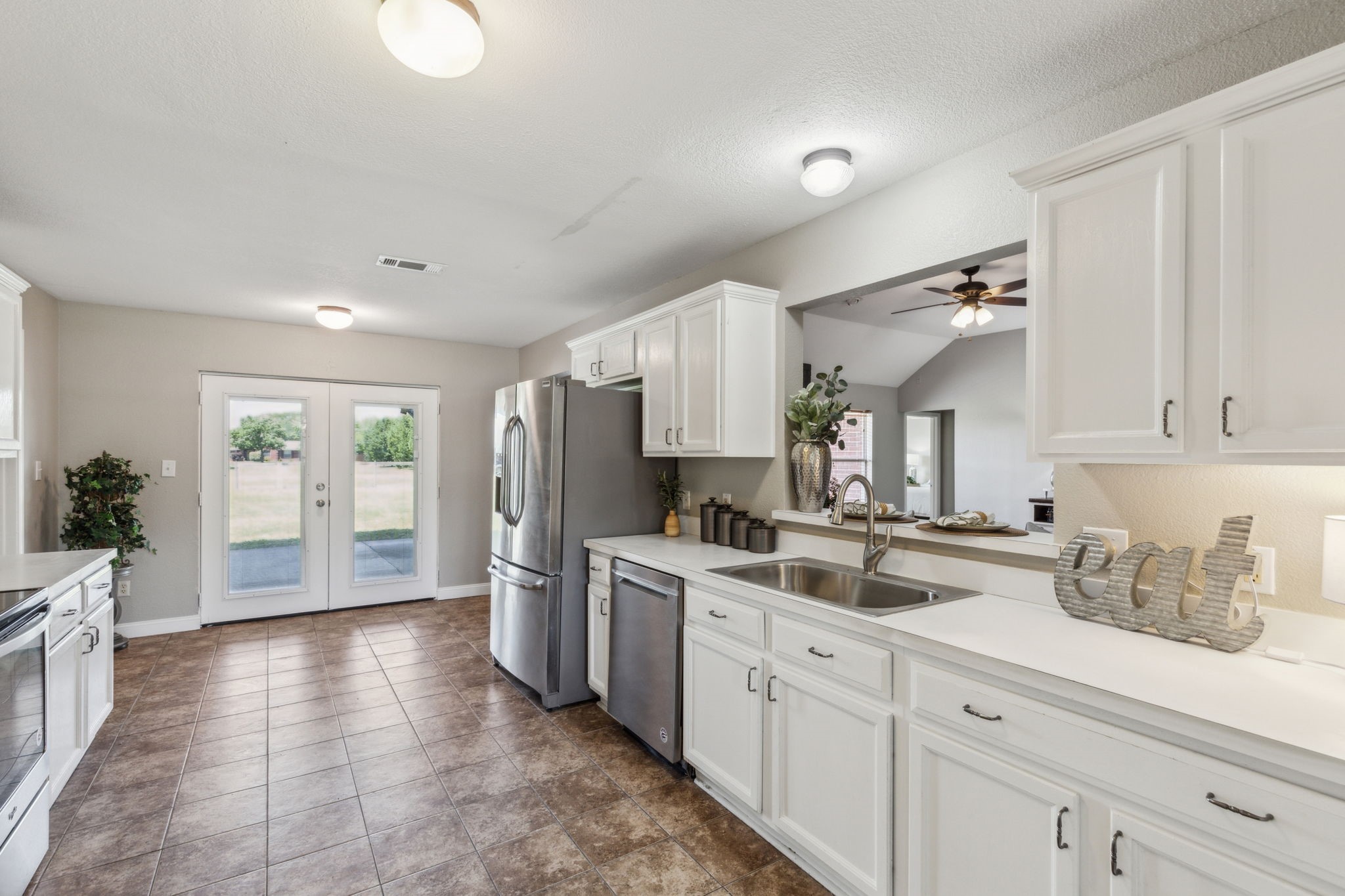 830 Cross Timbers Drive